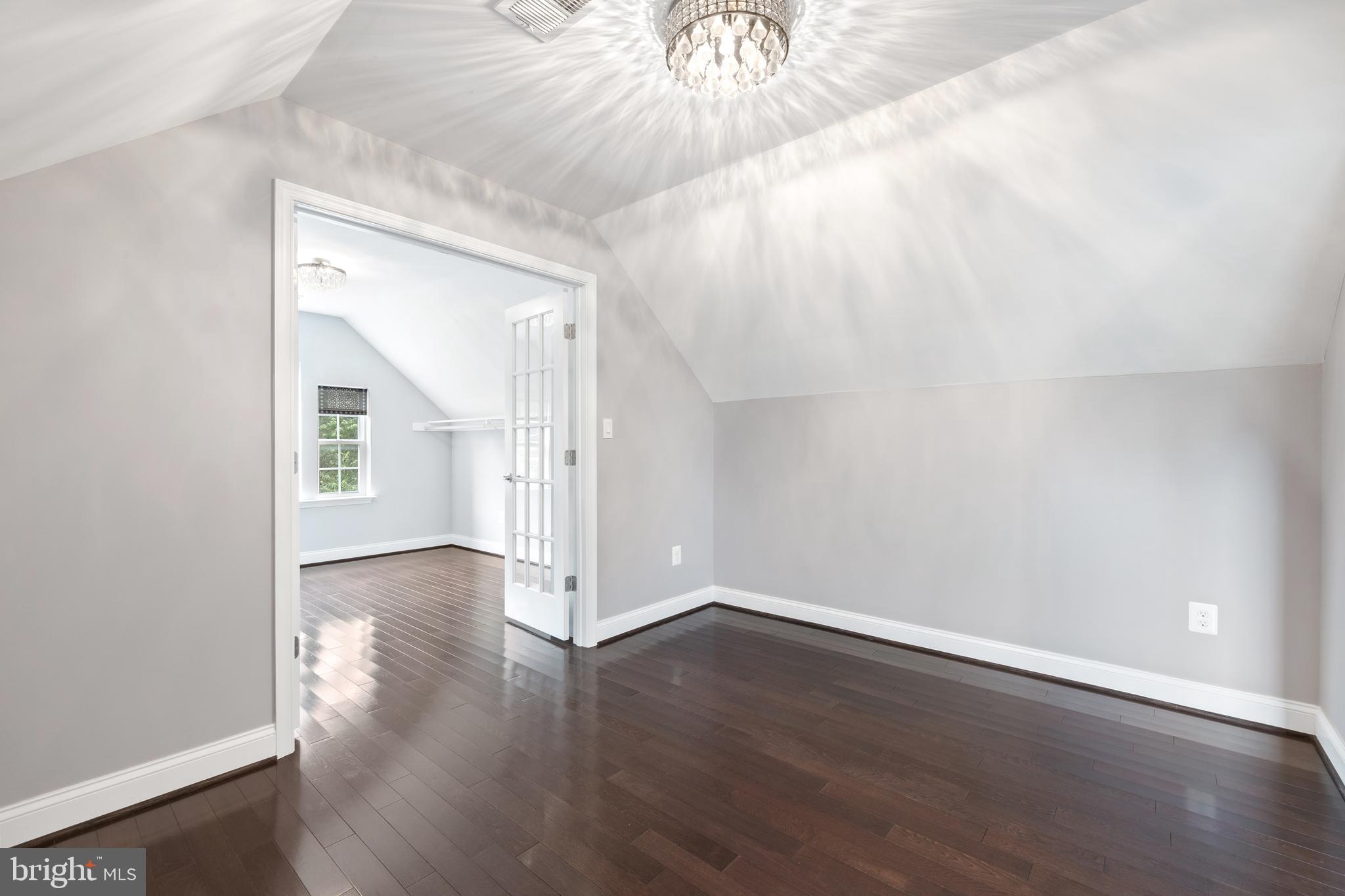 3722 LAWRENCE AVENUE