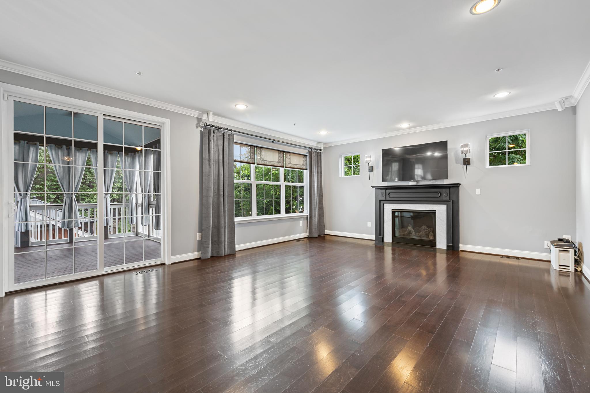 3722 LAWRENCE AVENUE