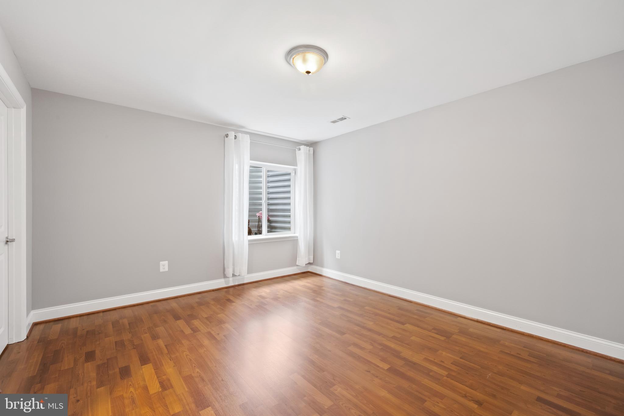 3722 LAWRENCE AVENUE