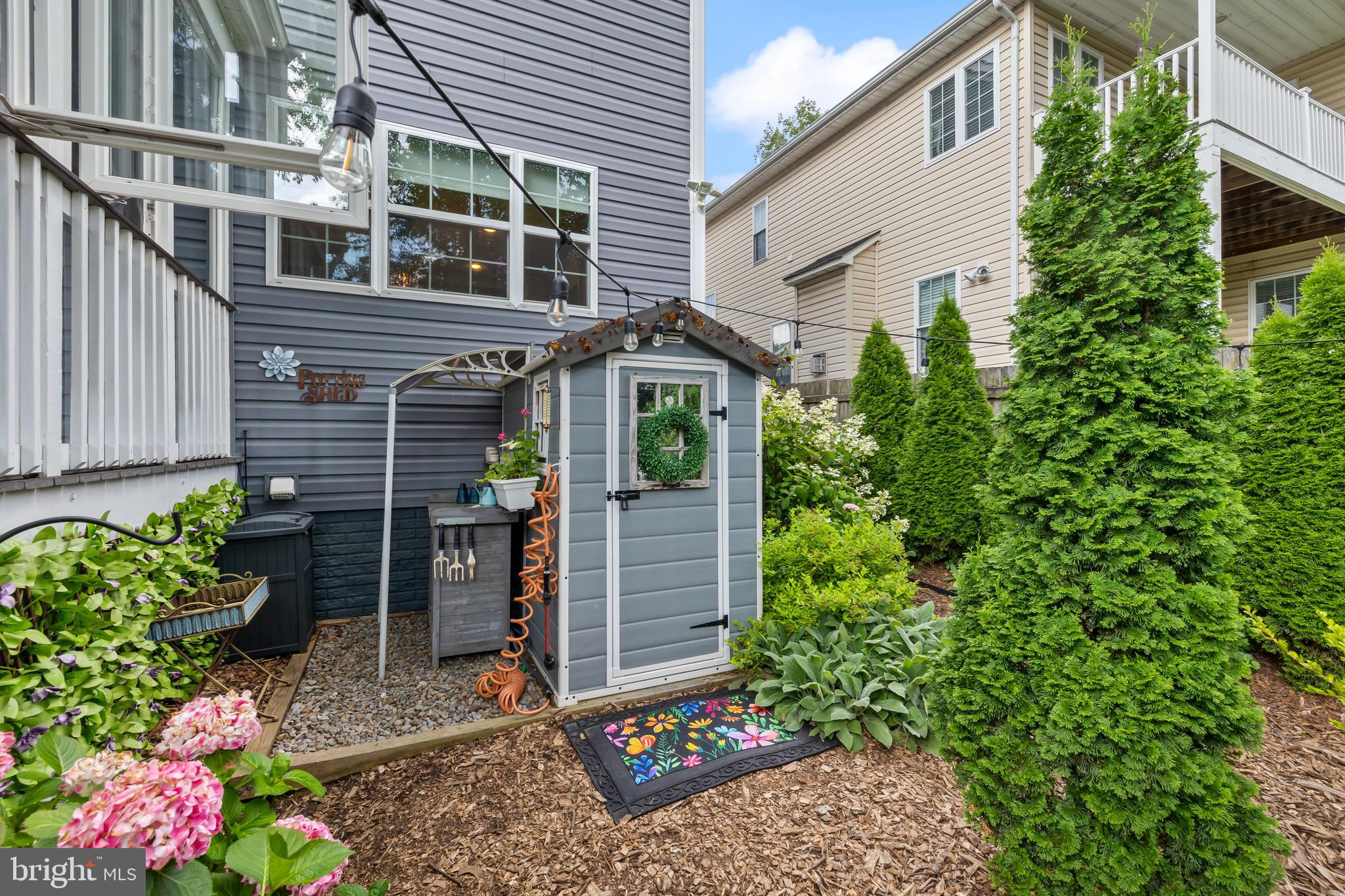 3722 LAWRENCE AVENUE