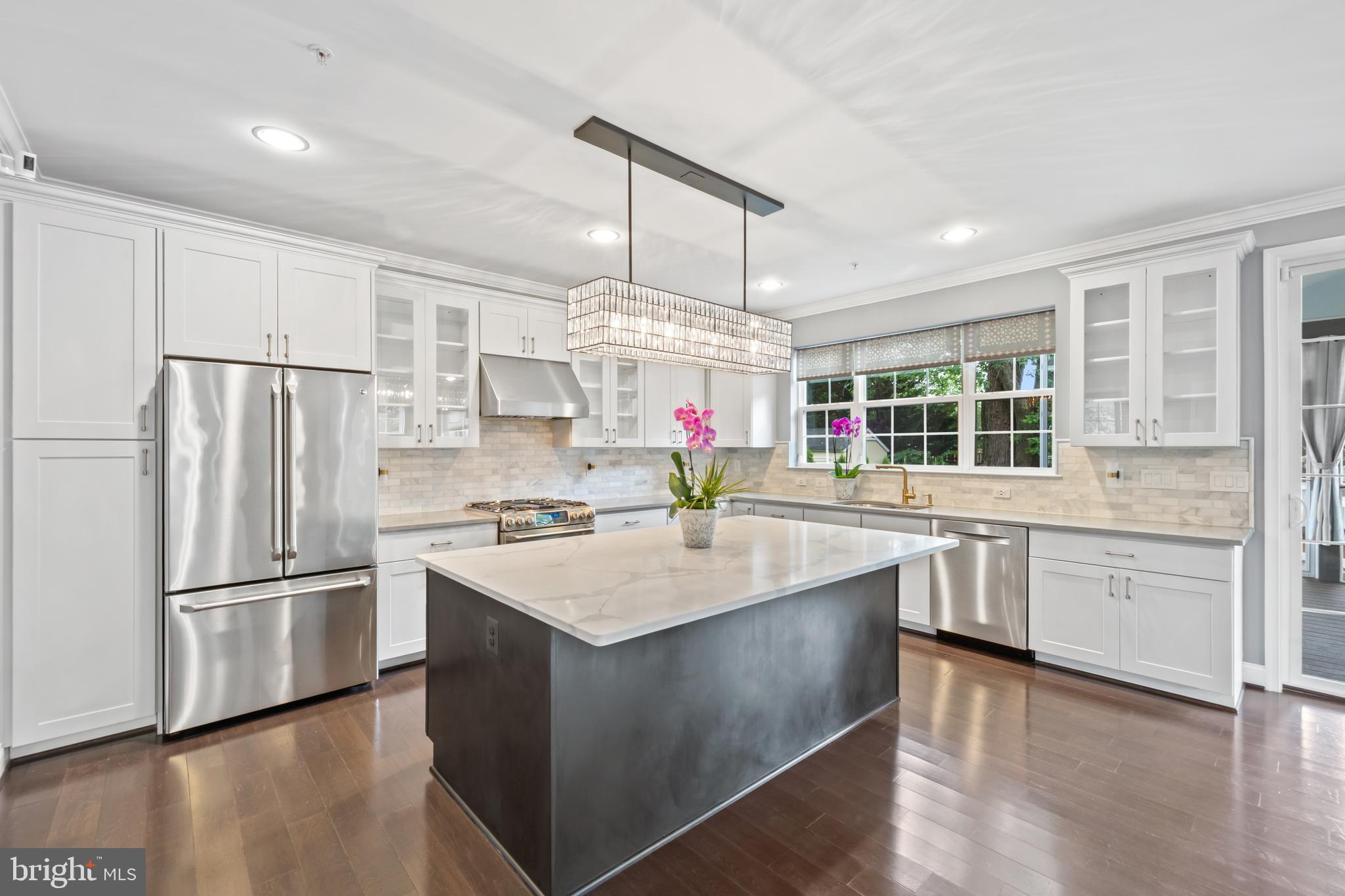 3722 LAWRENCE AVENUE