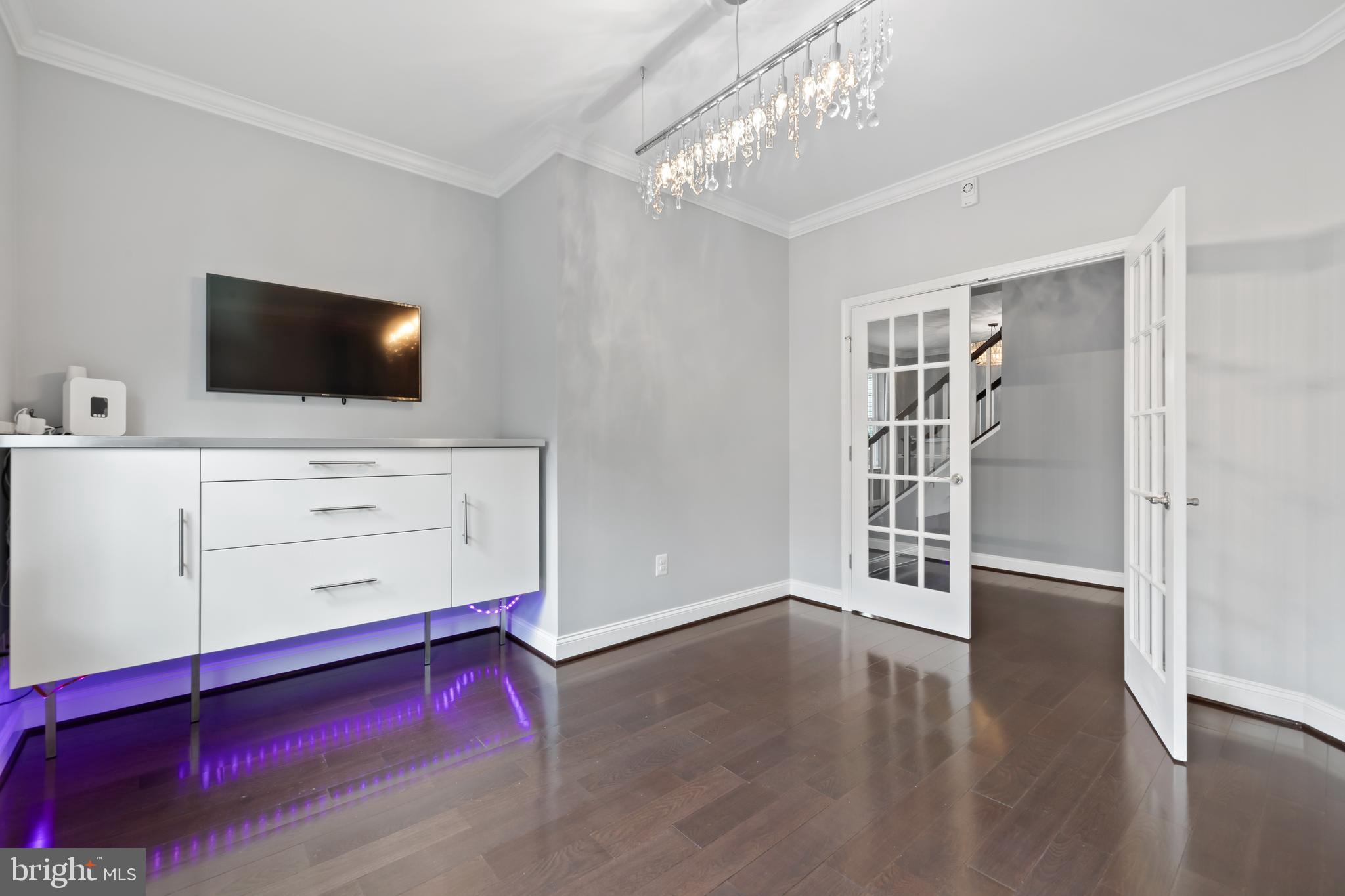 3722 LAWRENCE AVENUE