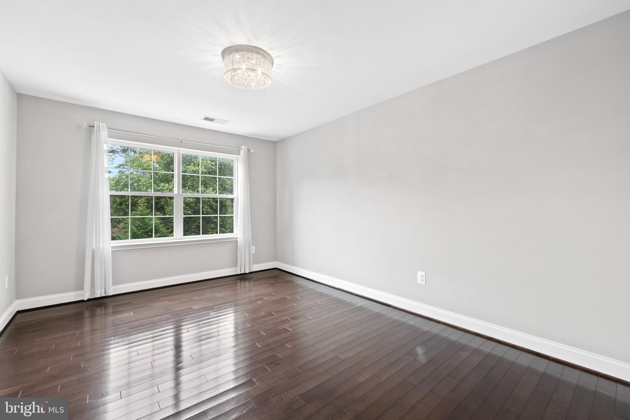 3722 LAWRENCE AVENUE