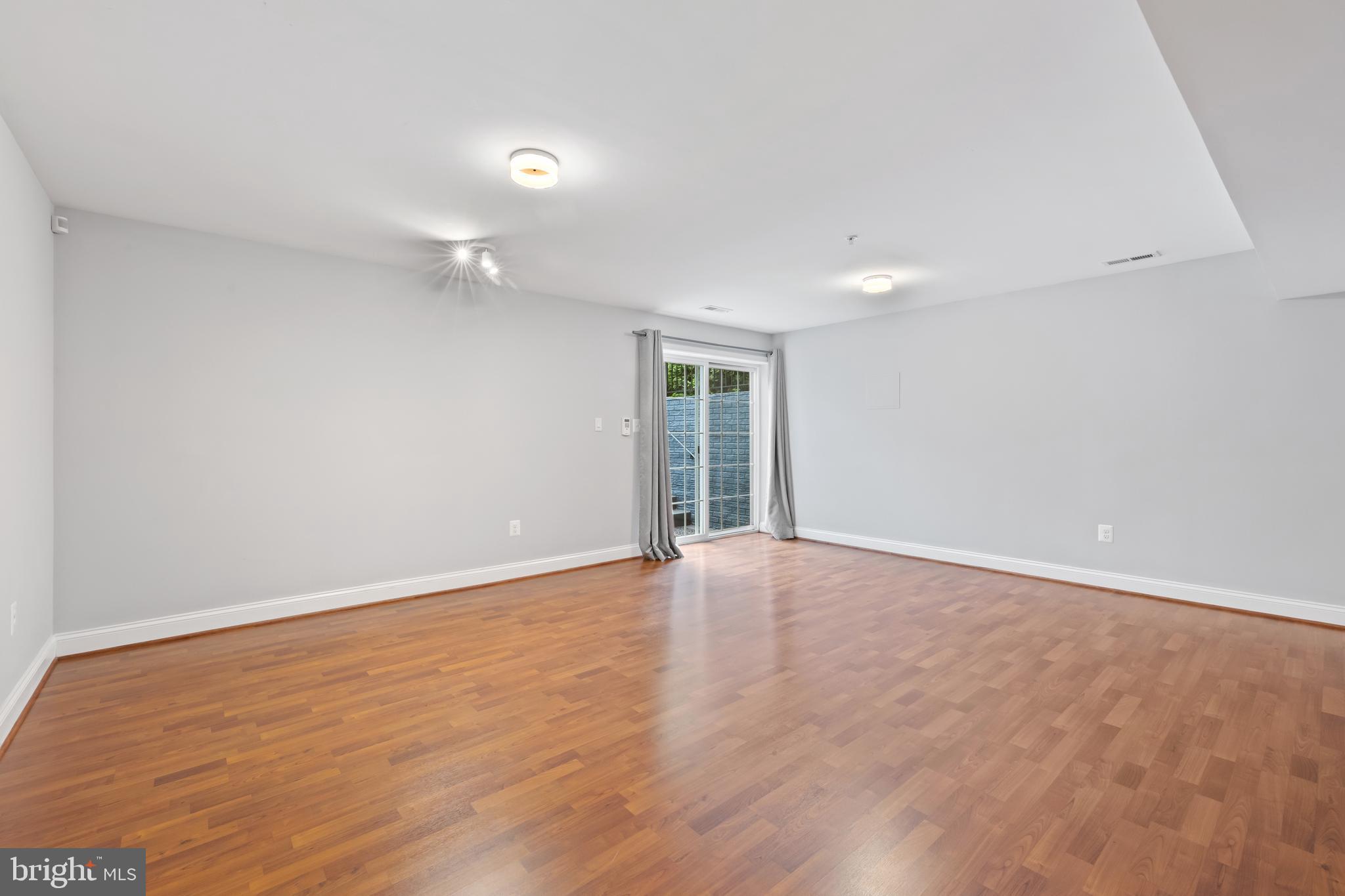 3722 LAWRENCE AVENUE