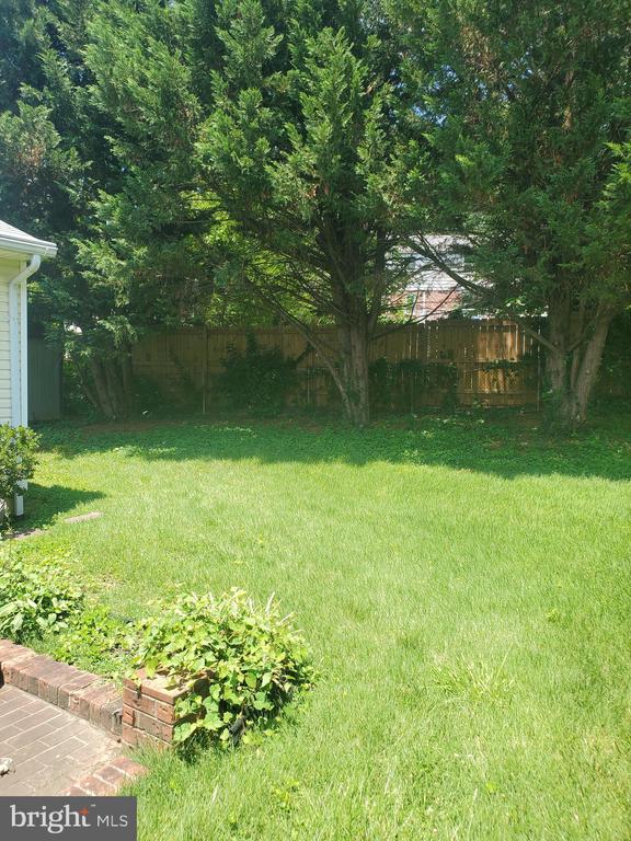 1514 OAKVIEW DRIVE