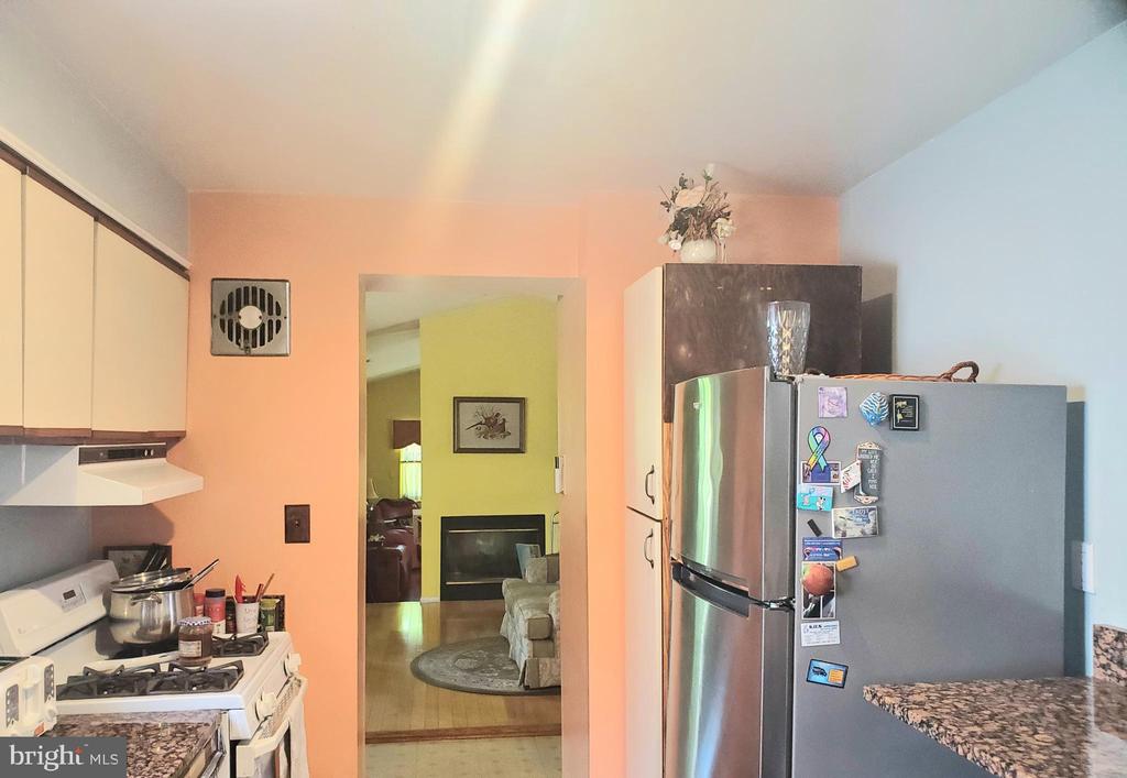 1514 OAKVIEW DRIVE