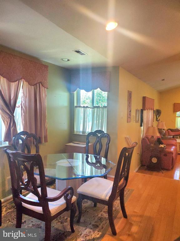 1514 OAKVIEW DRIVE
