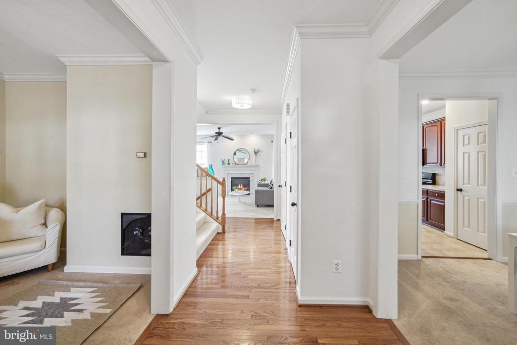 514 LEANING OAK STREET