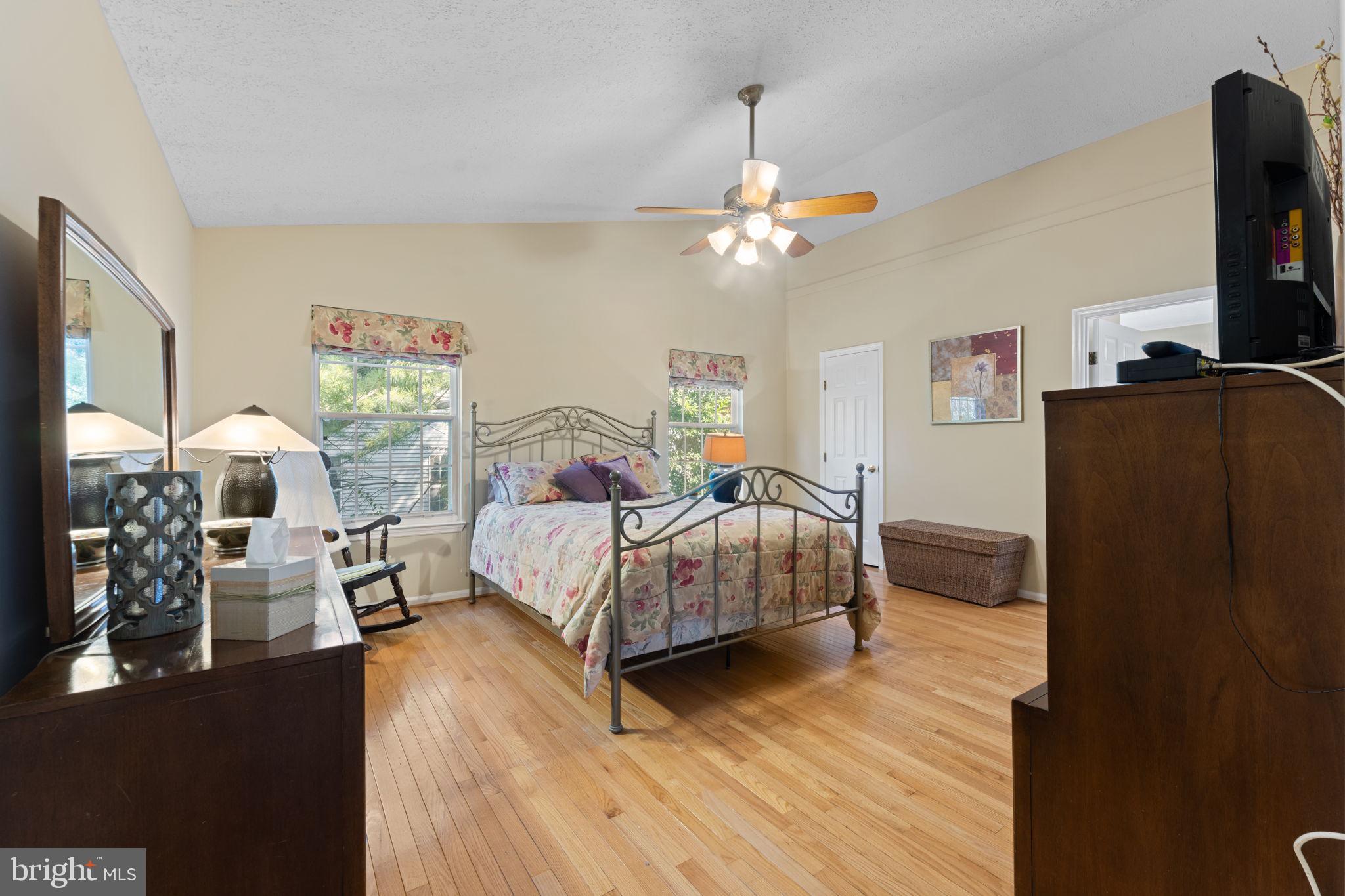 3 SAINT IVES PLACE