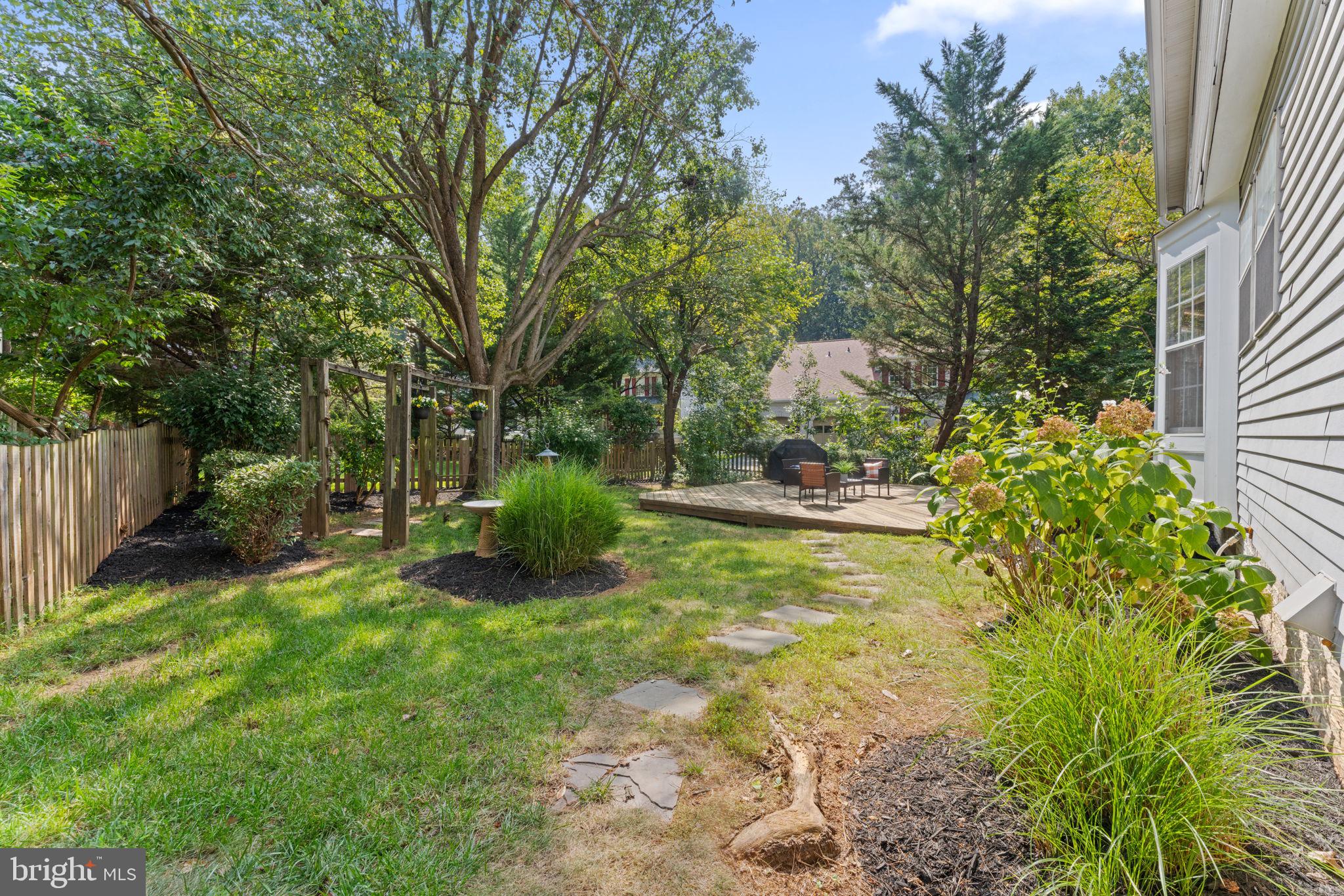 3 SAINT IVES PLACE