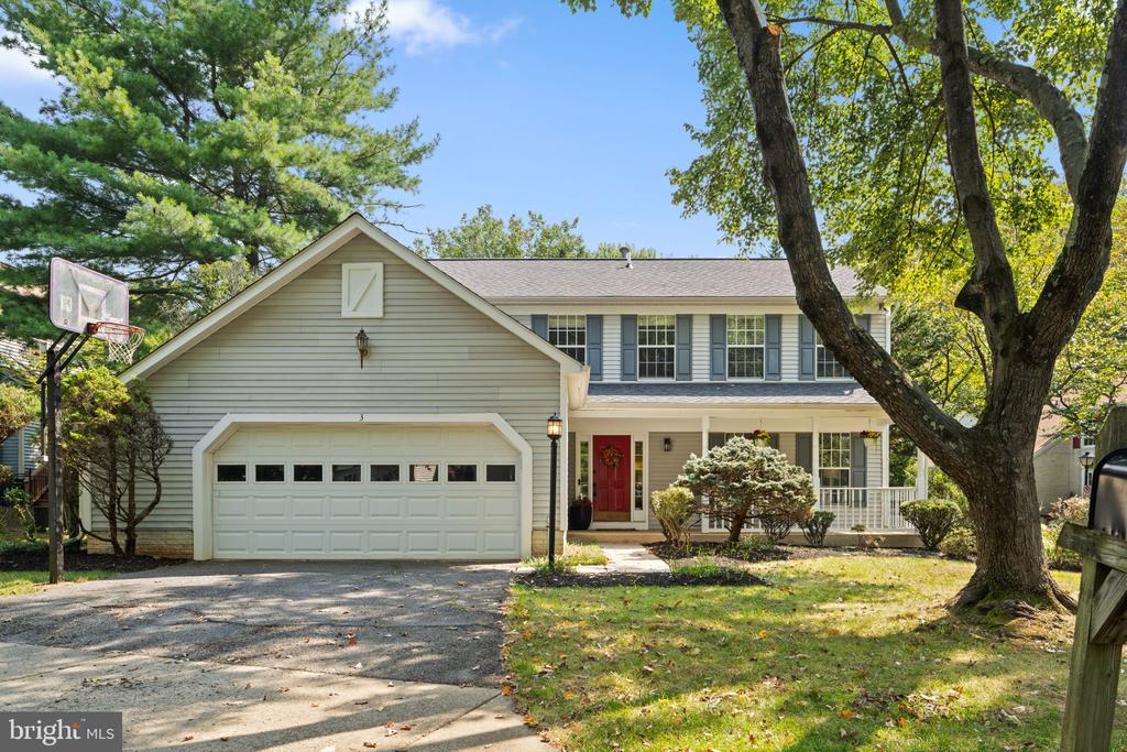 3 SAINT IVES PLACE