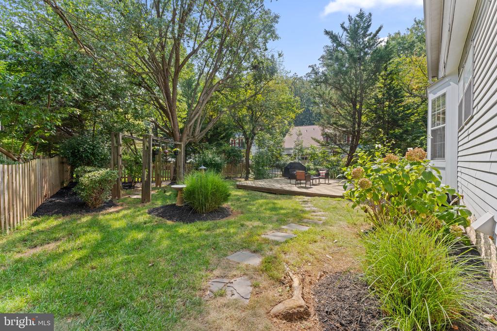 3 SAINT IVES PLACE