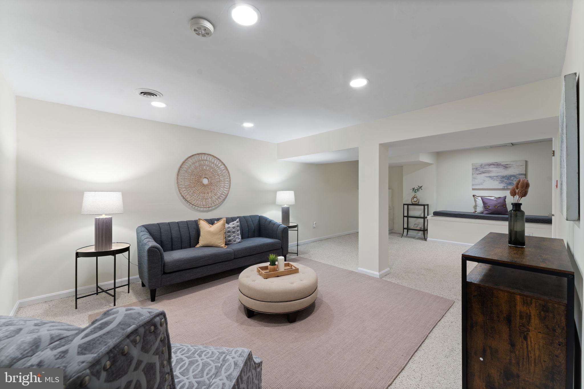 3 SAINT IVES PLACE
