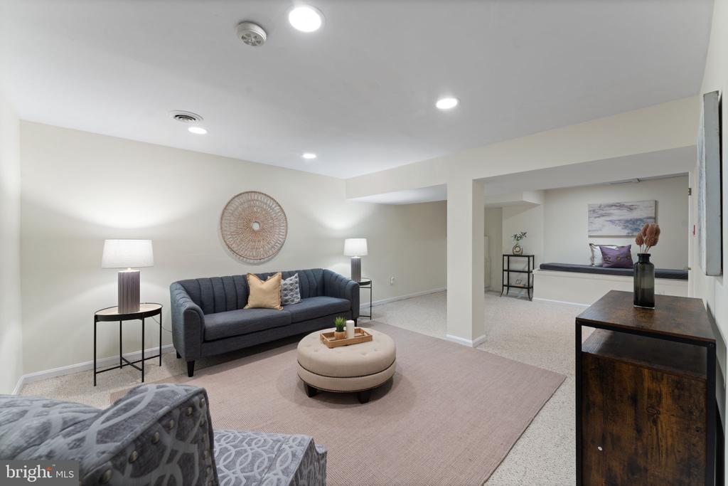 3 SAINT IVES PLACE