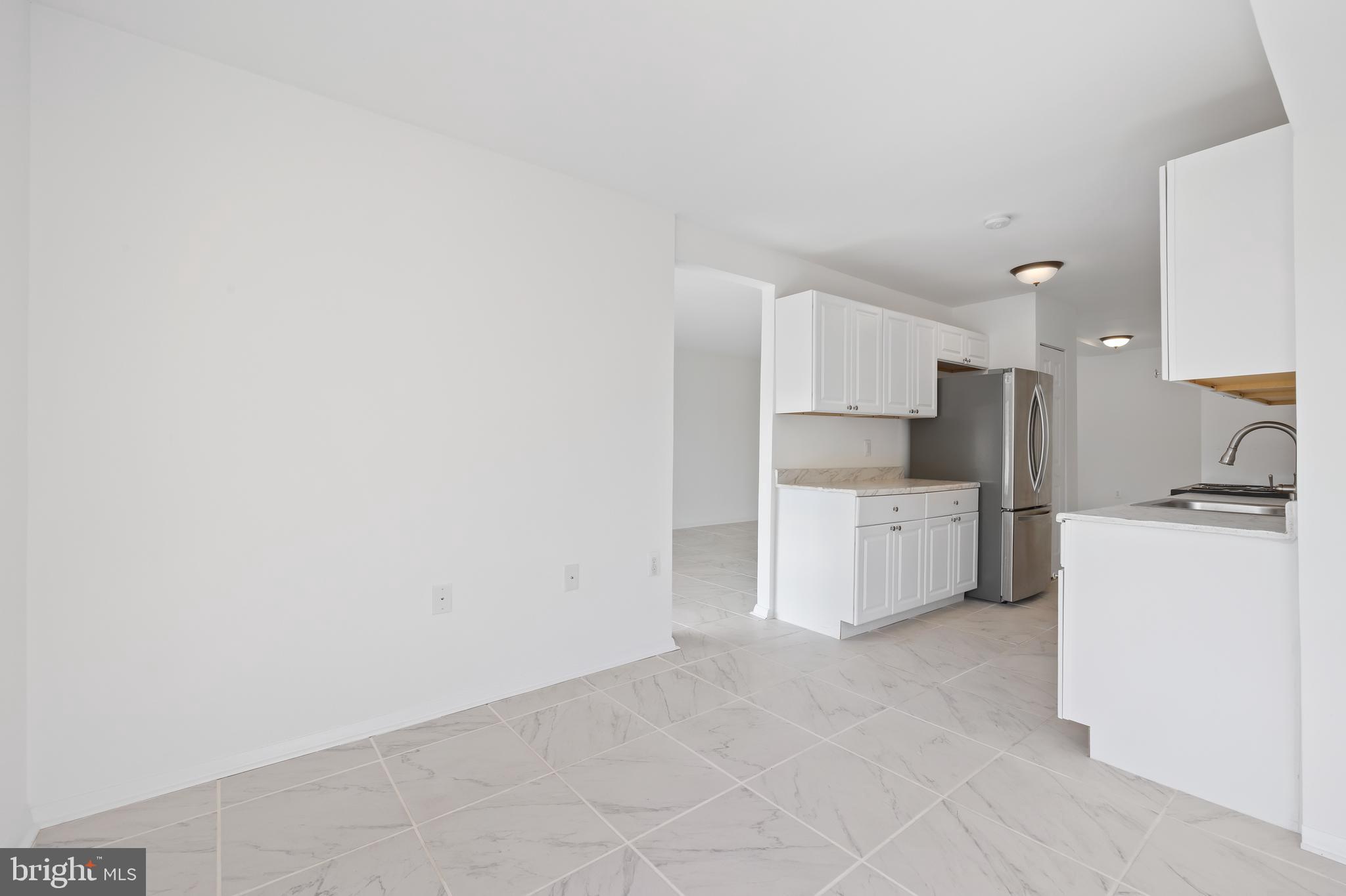 452 GIRARD STREET 304