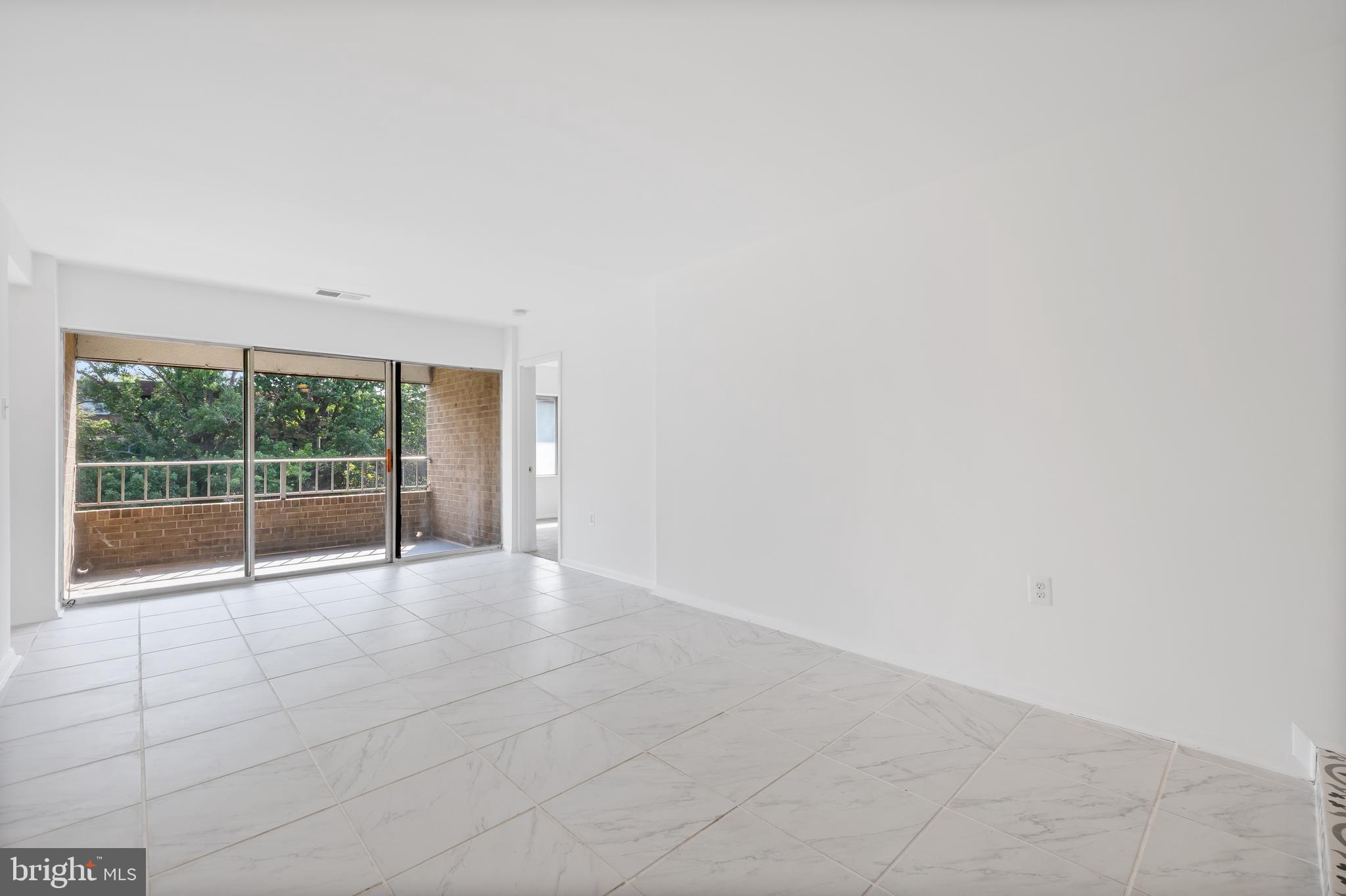 452 GIRARD STREET 304