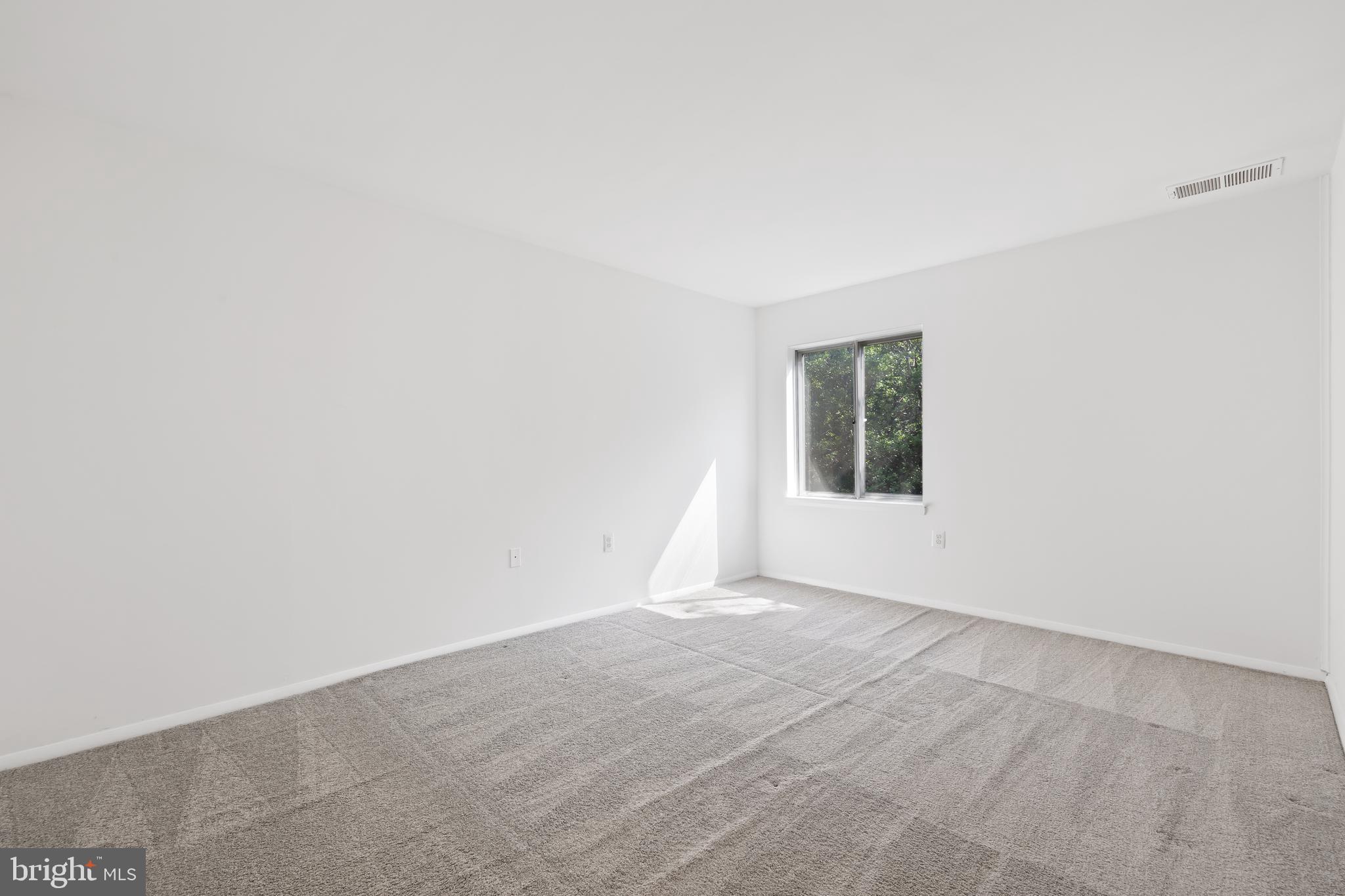 452 GIRARD STREET 304