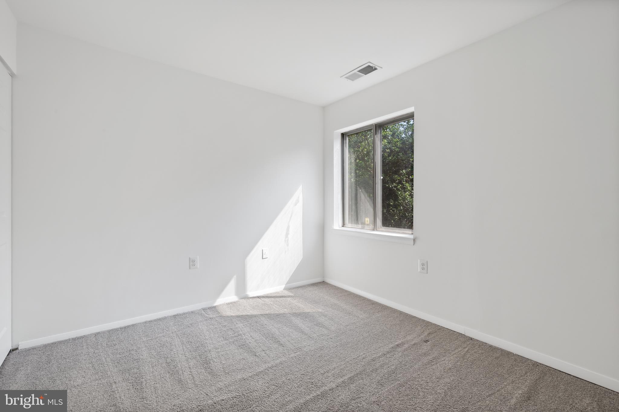 452 GIRARD STREET 304
