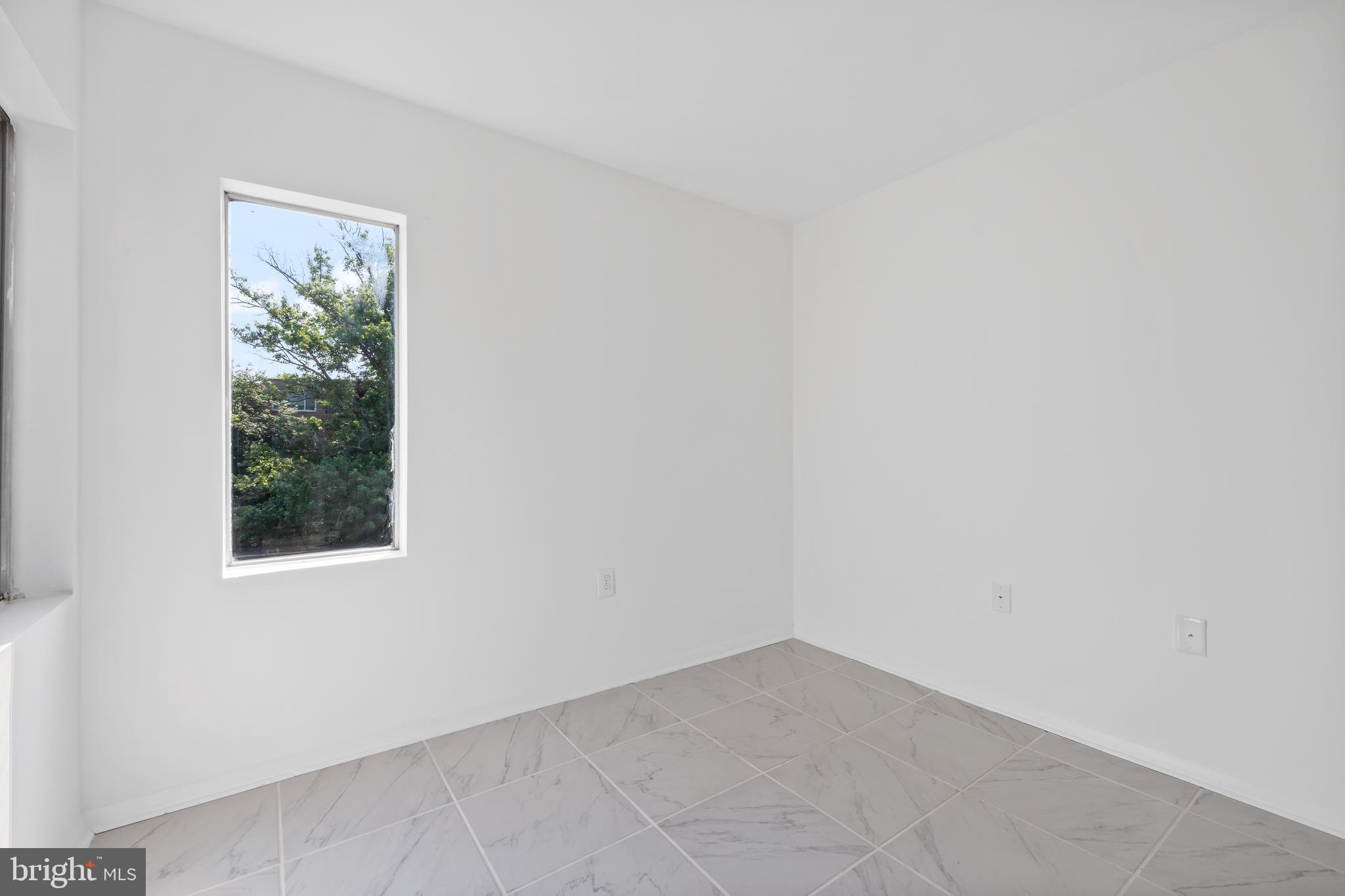 452 GIRARD STREET 304