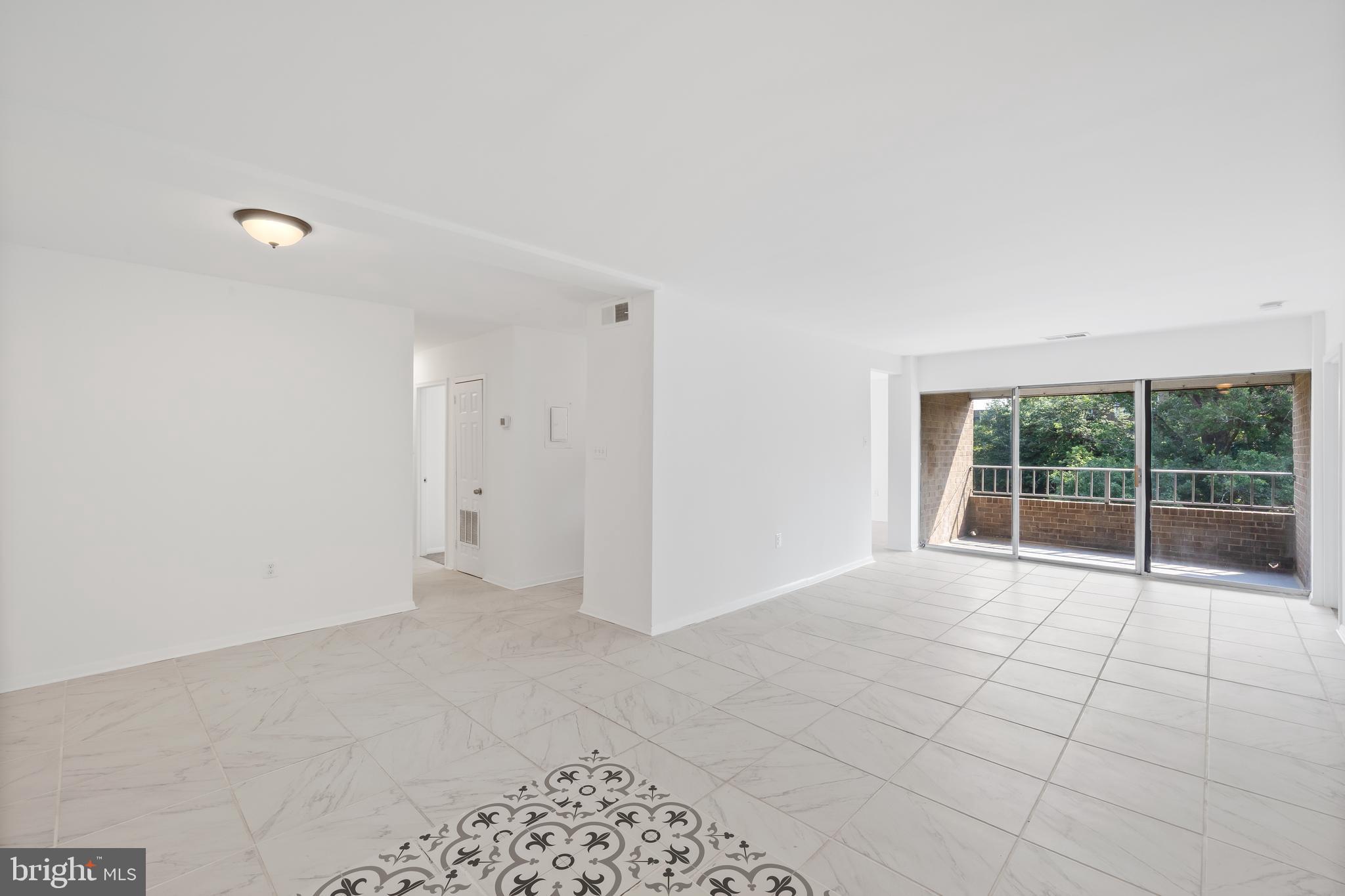 452 GIRARD STREET 304