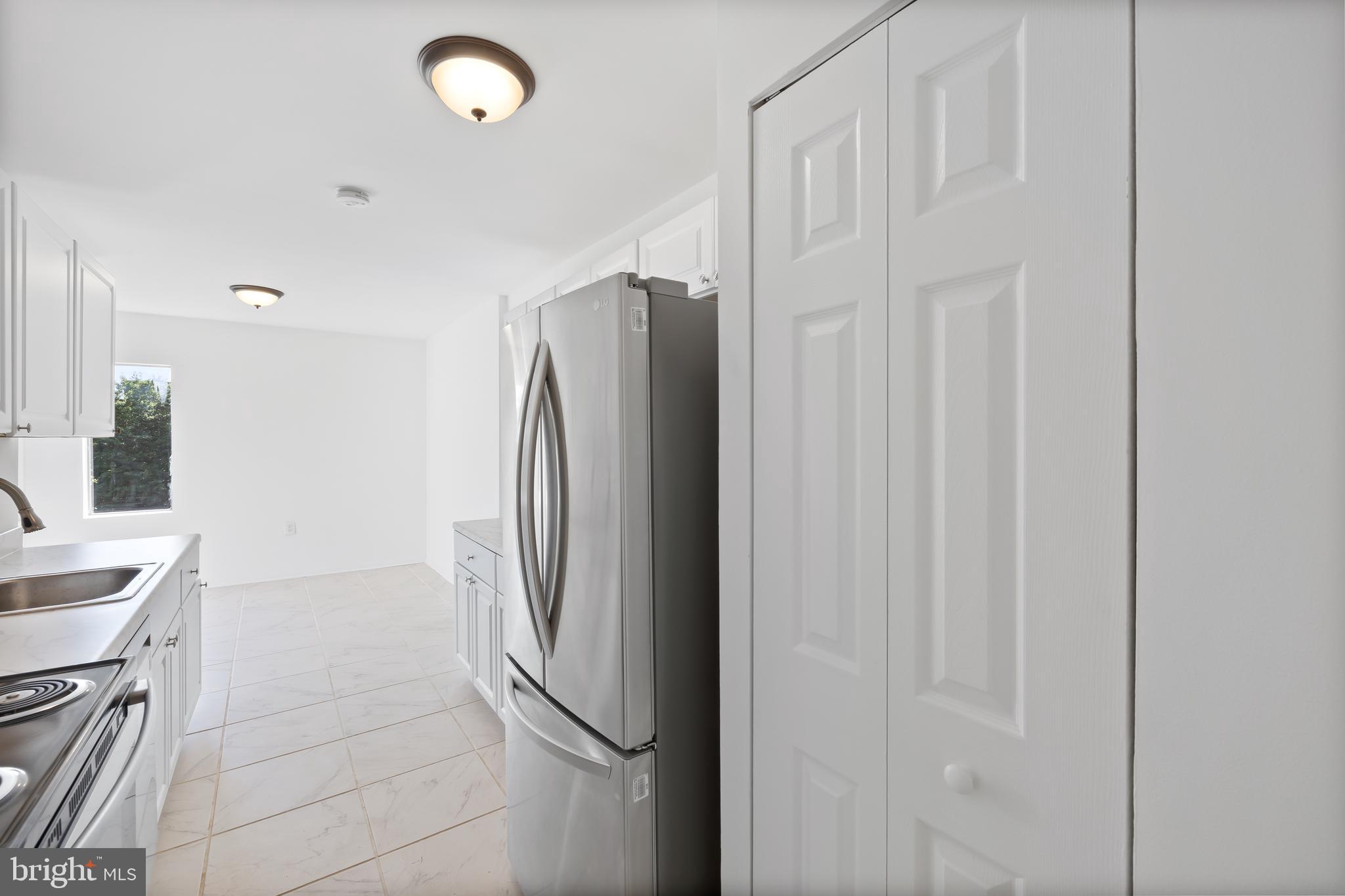 452 GIRARD STREET 304