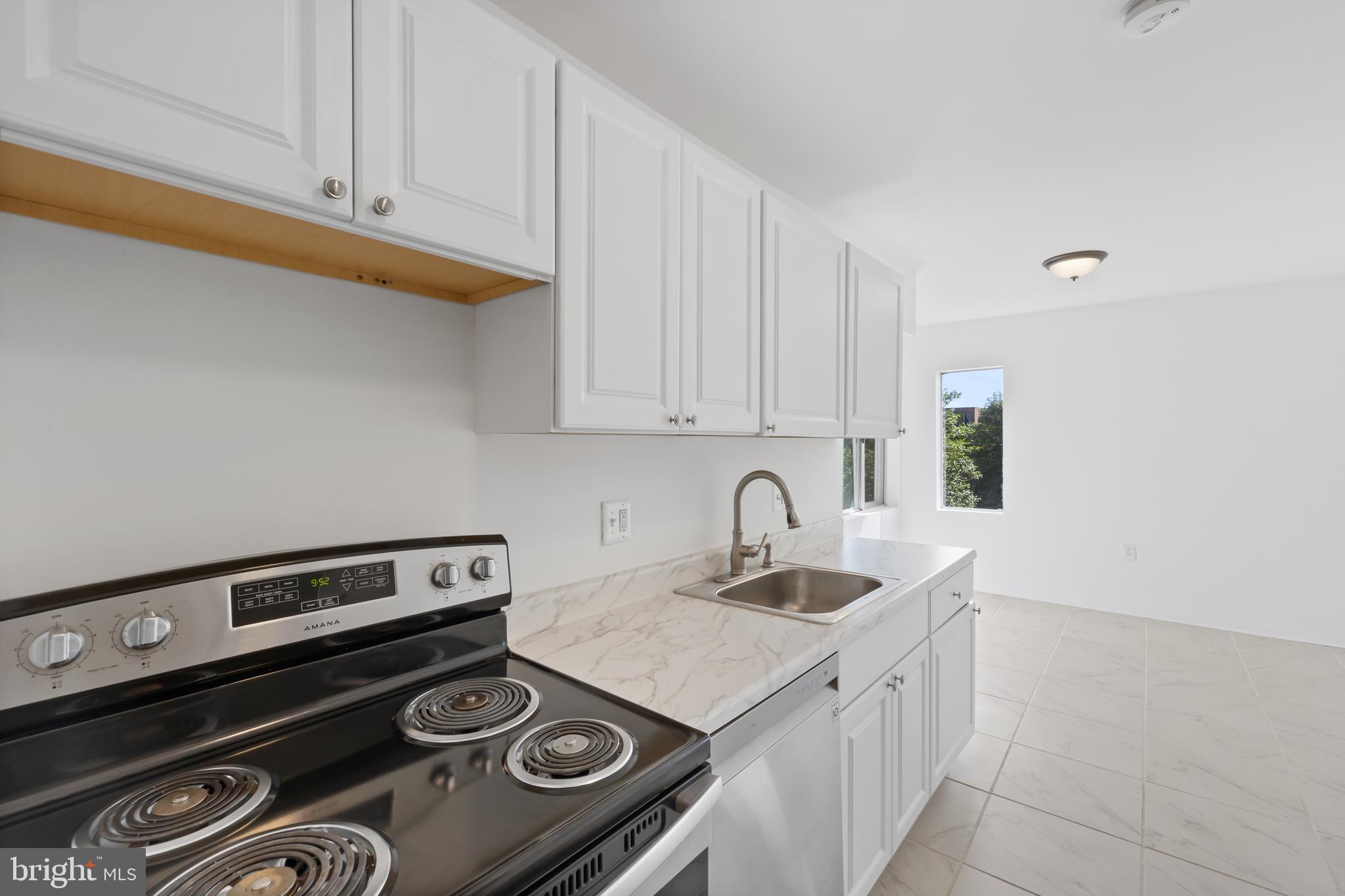 452 GIRARD STREET 304