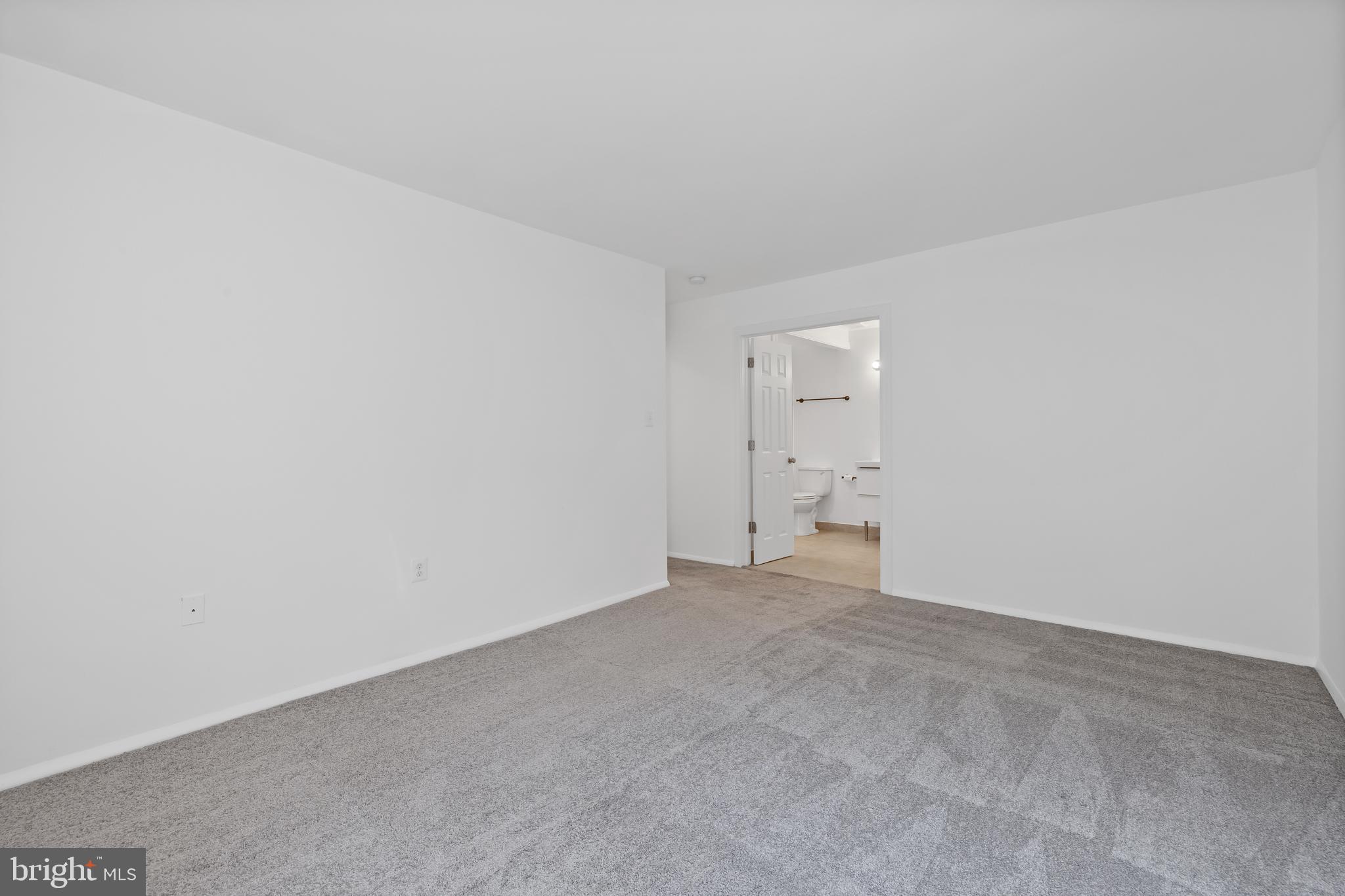 452 GIRARD STREET 304