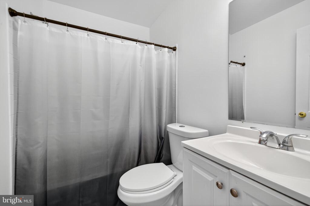 1252 KNOLL MIST LANE