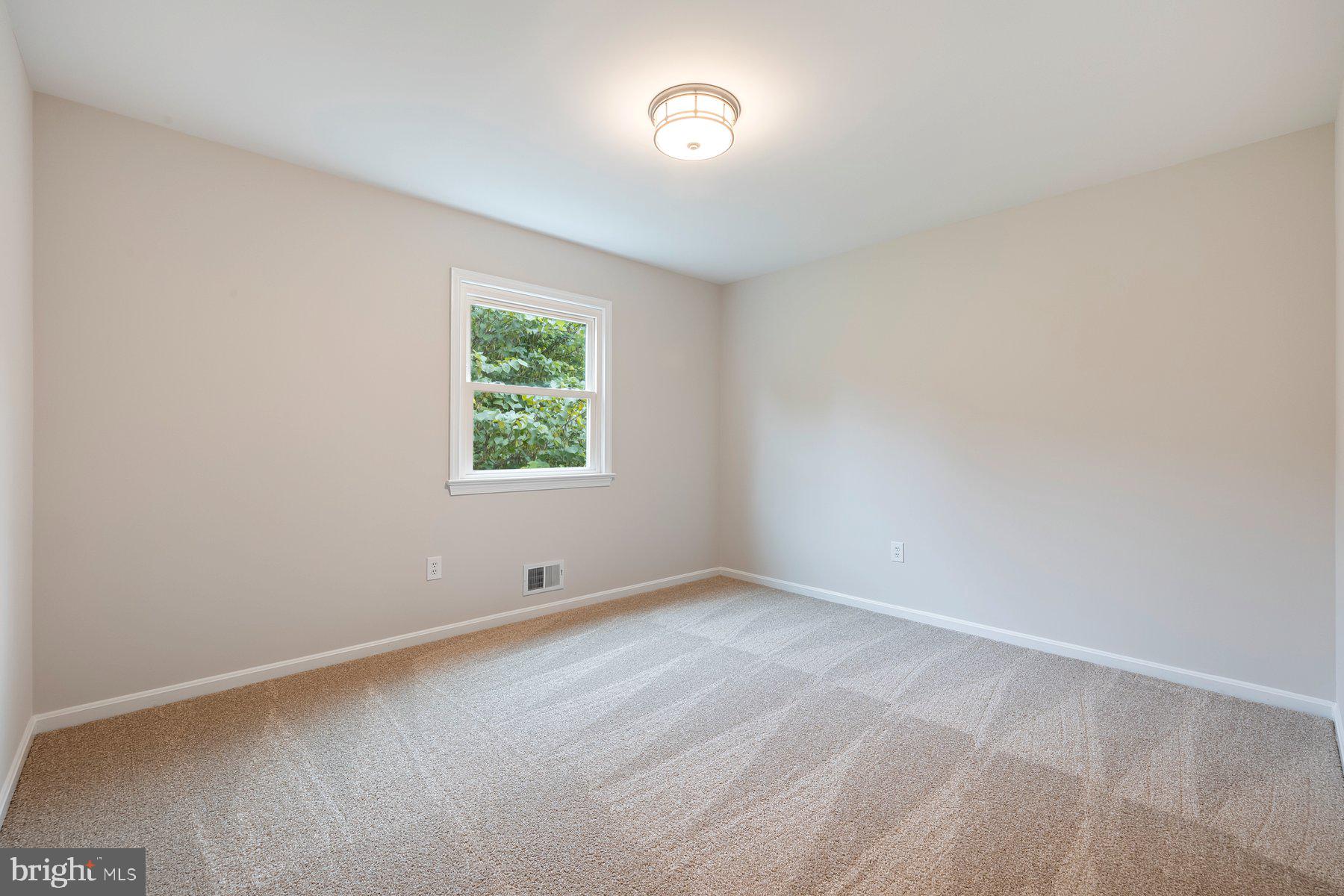 18604 MUNCASTER ROAD