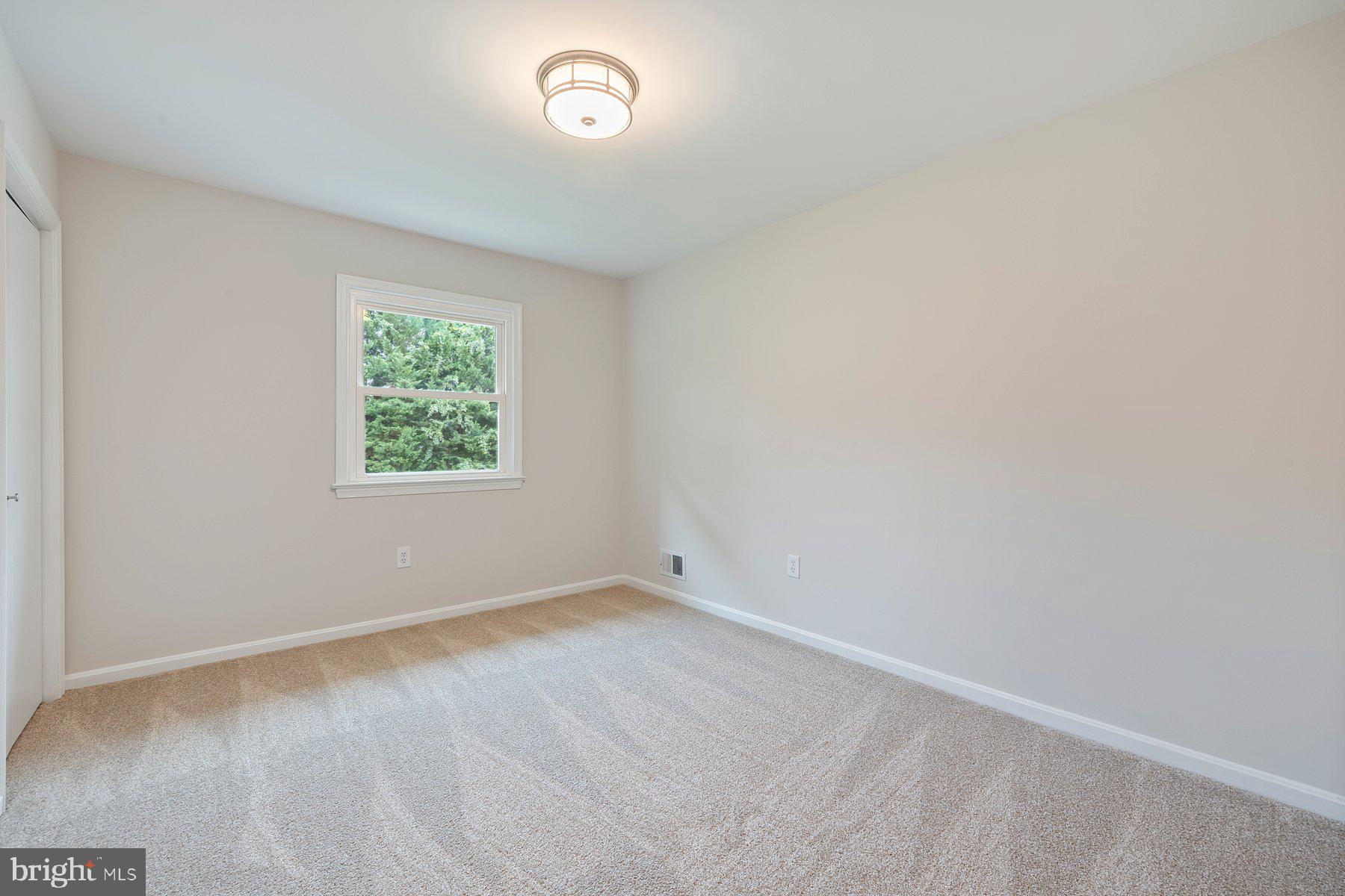 18604 MUNCASTER ROAD