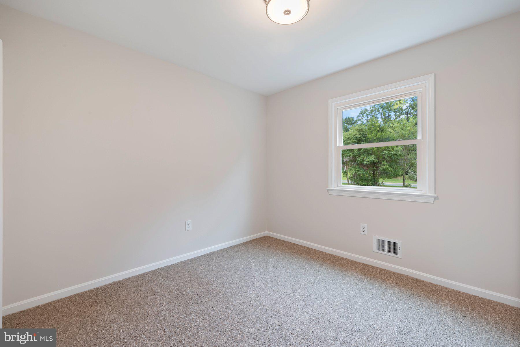 18604 MUNCASTER ROAD