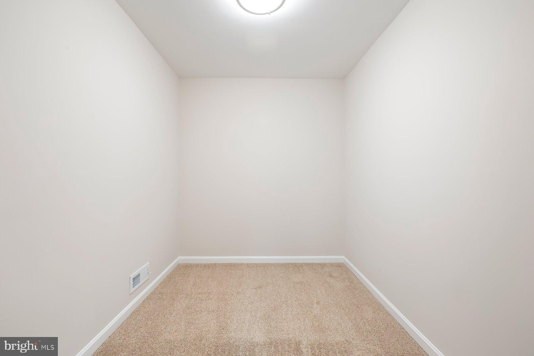 18604 MUNCASTER ROAD