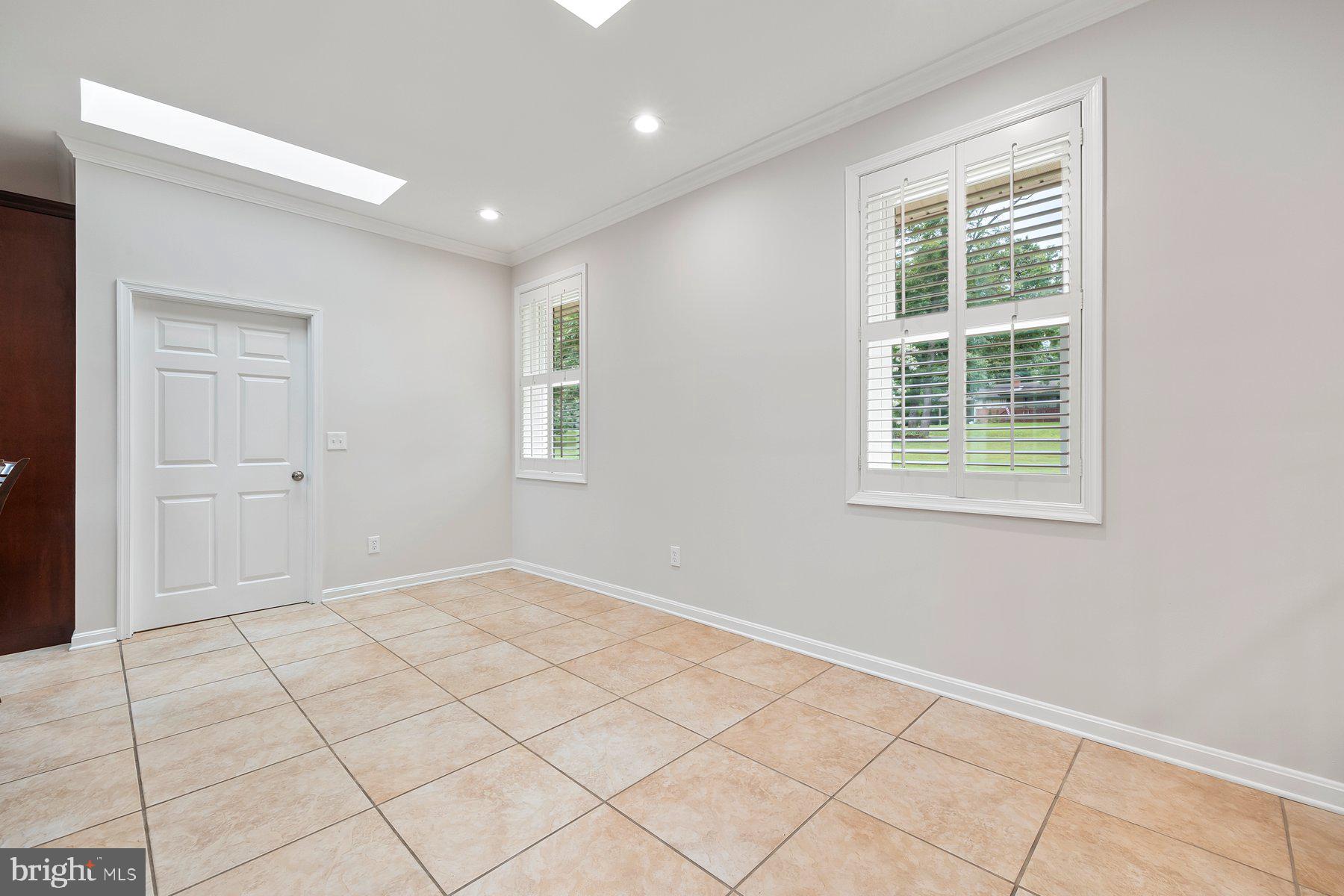 18604 MUNCASTER ROAD