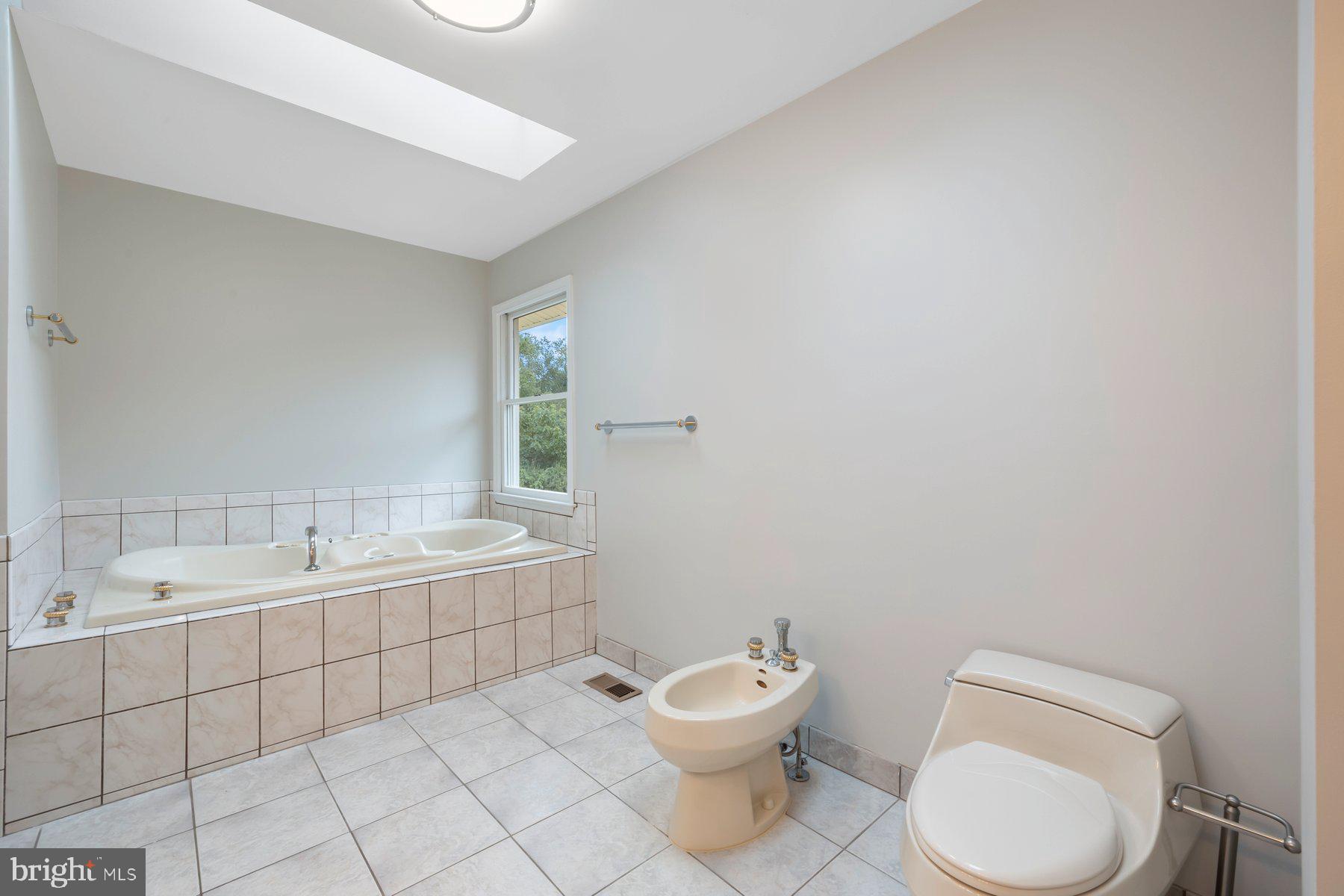 18604 MUNCASTER ROAD