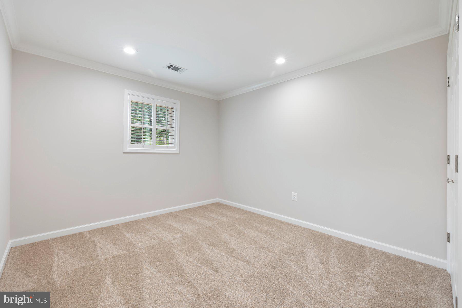 18604 MUNCASTER ROAD