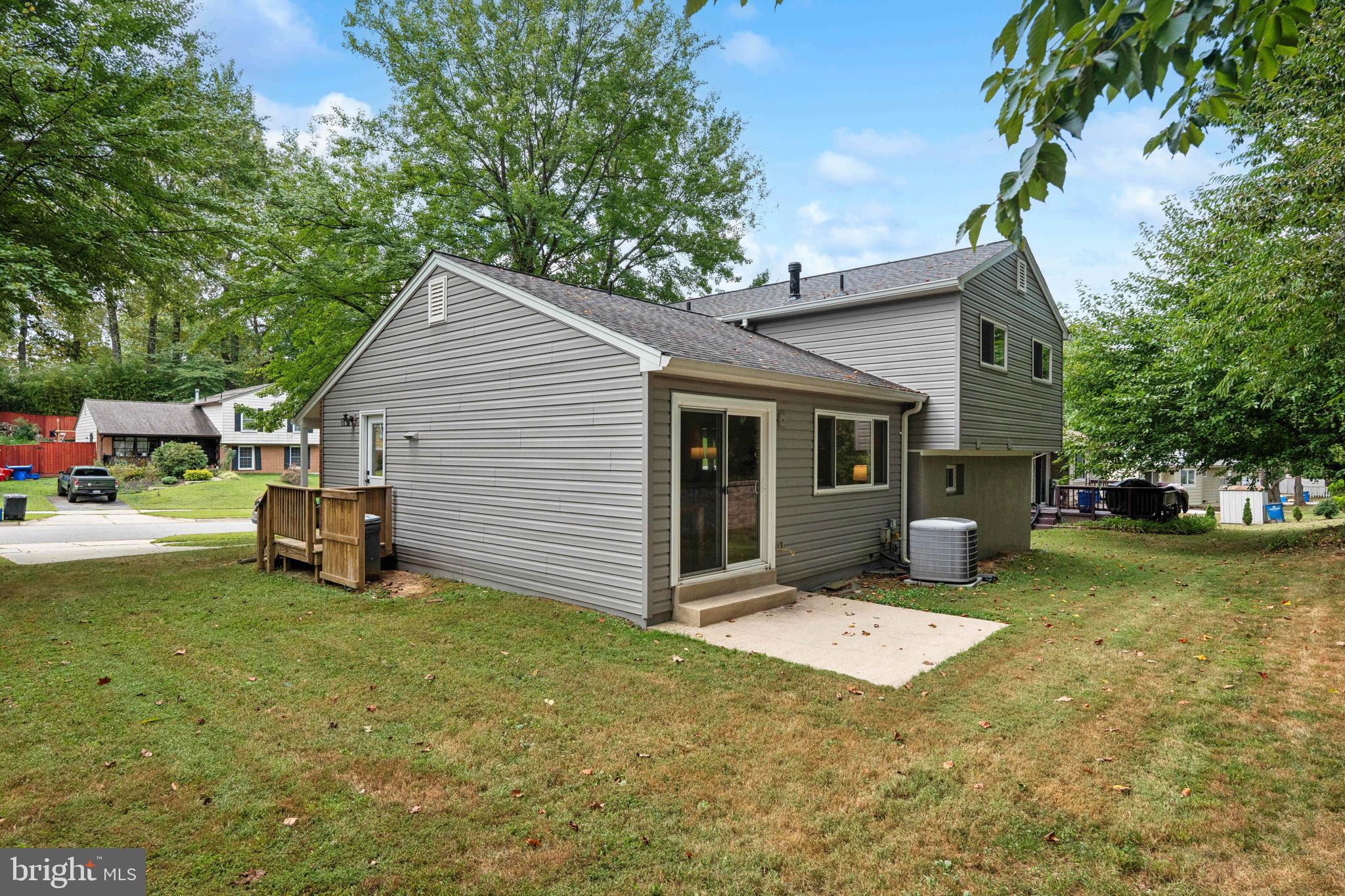 4717 IRIS PLACE