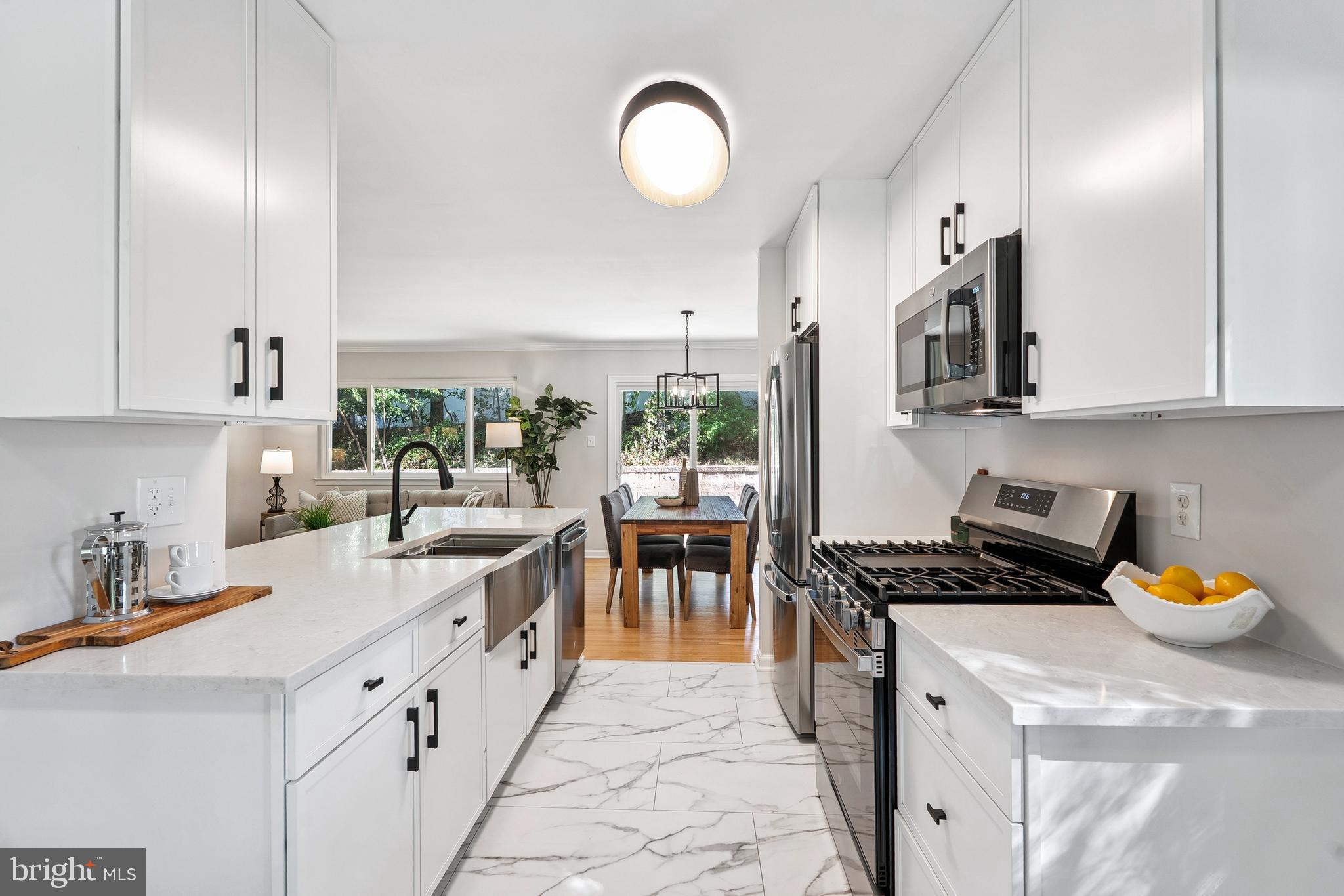 4717 IRIS PLACE
