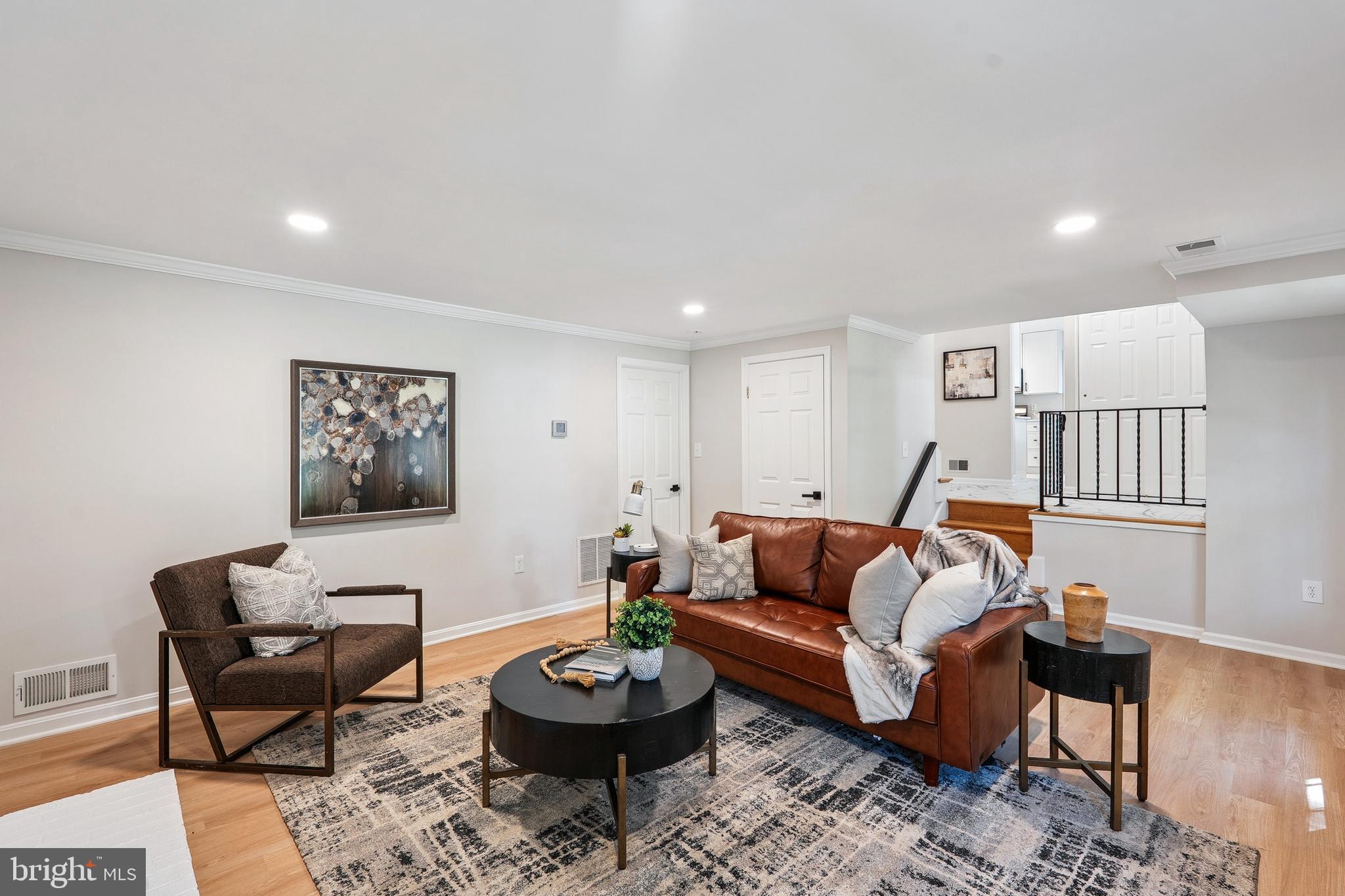 4717 IRIS PLACE