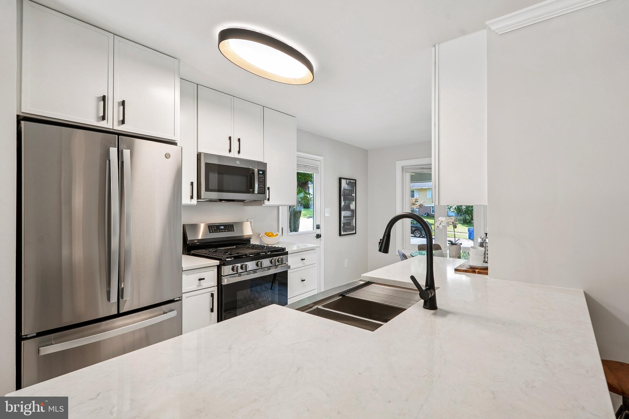 4717 IRIS PLACE