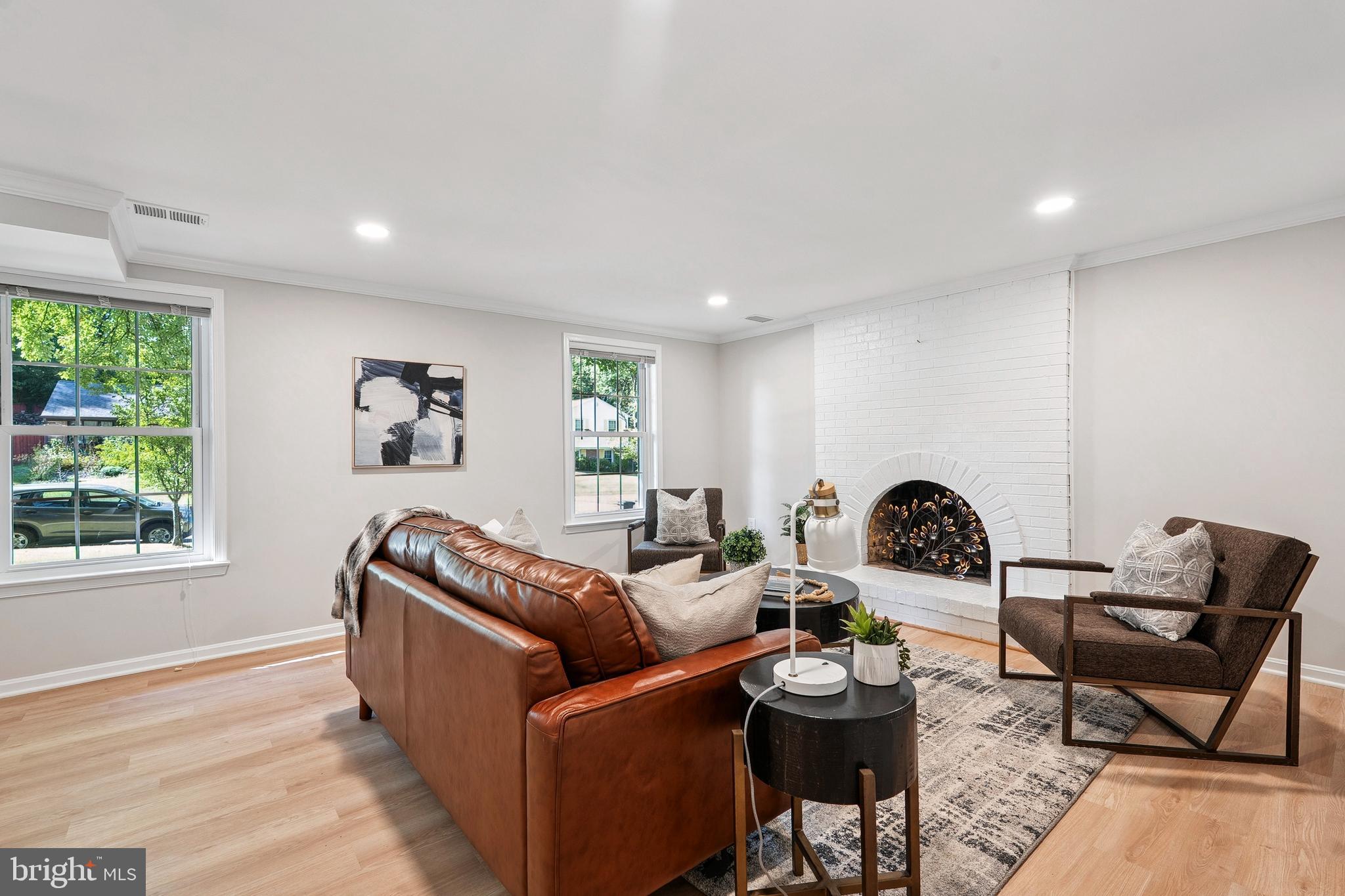 4717 IRIS PLACE