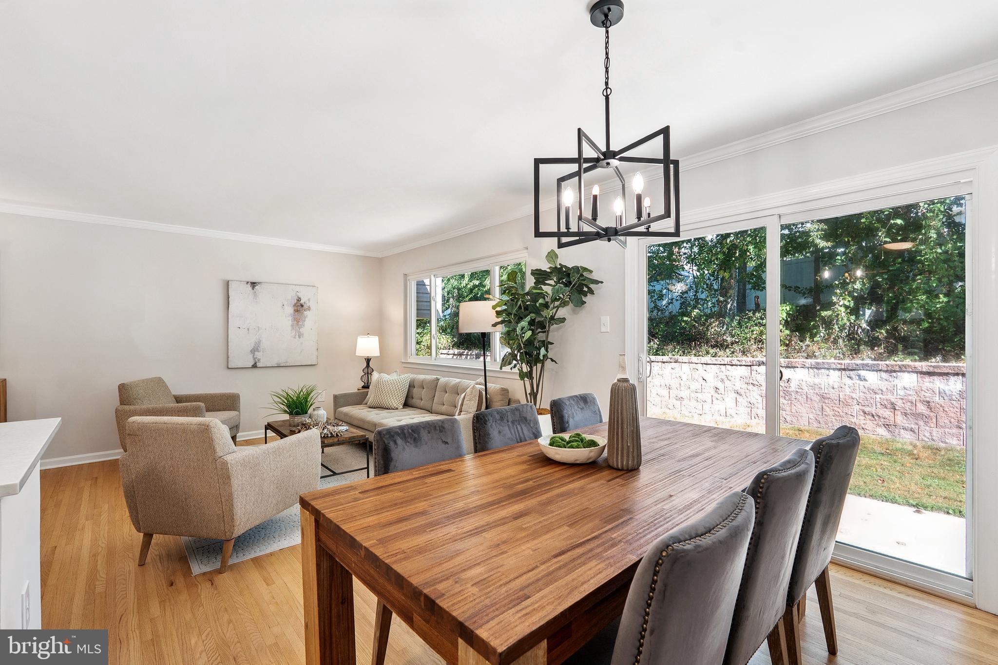4717 IRIS PLACE