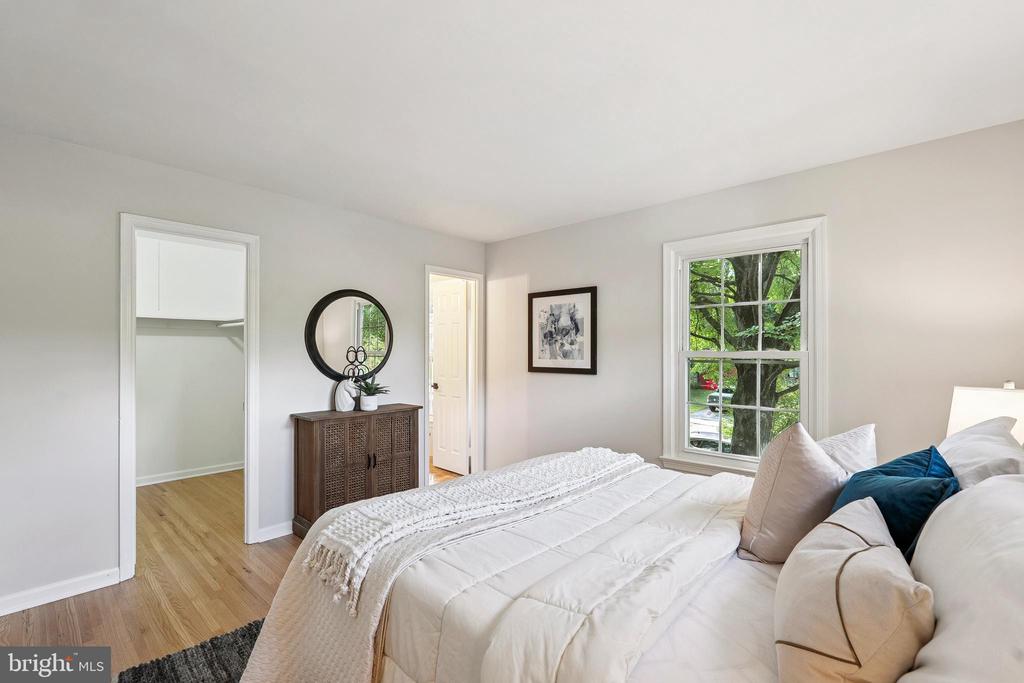 4717 IRIS PLACE