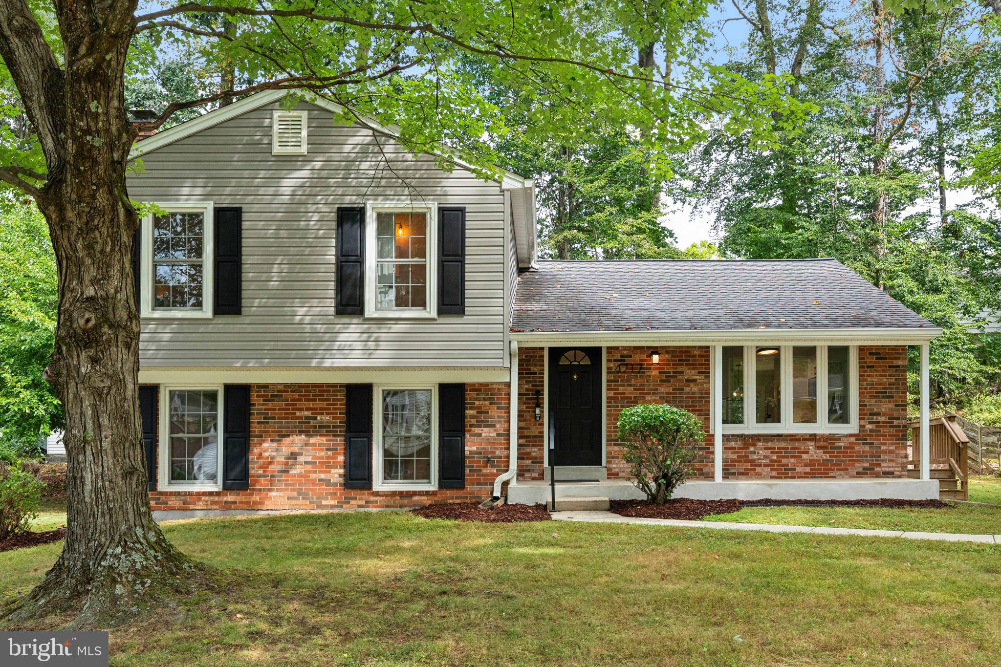 4717 IRIS PLACE