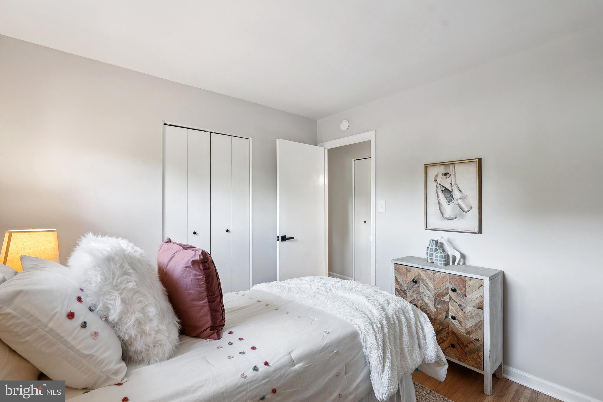 4717 IRIS PLACE