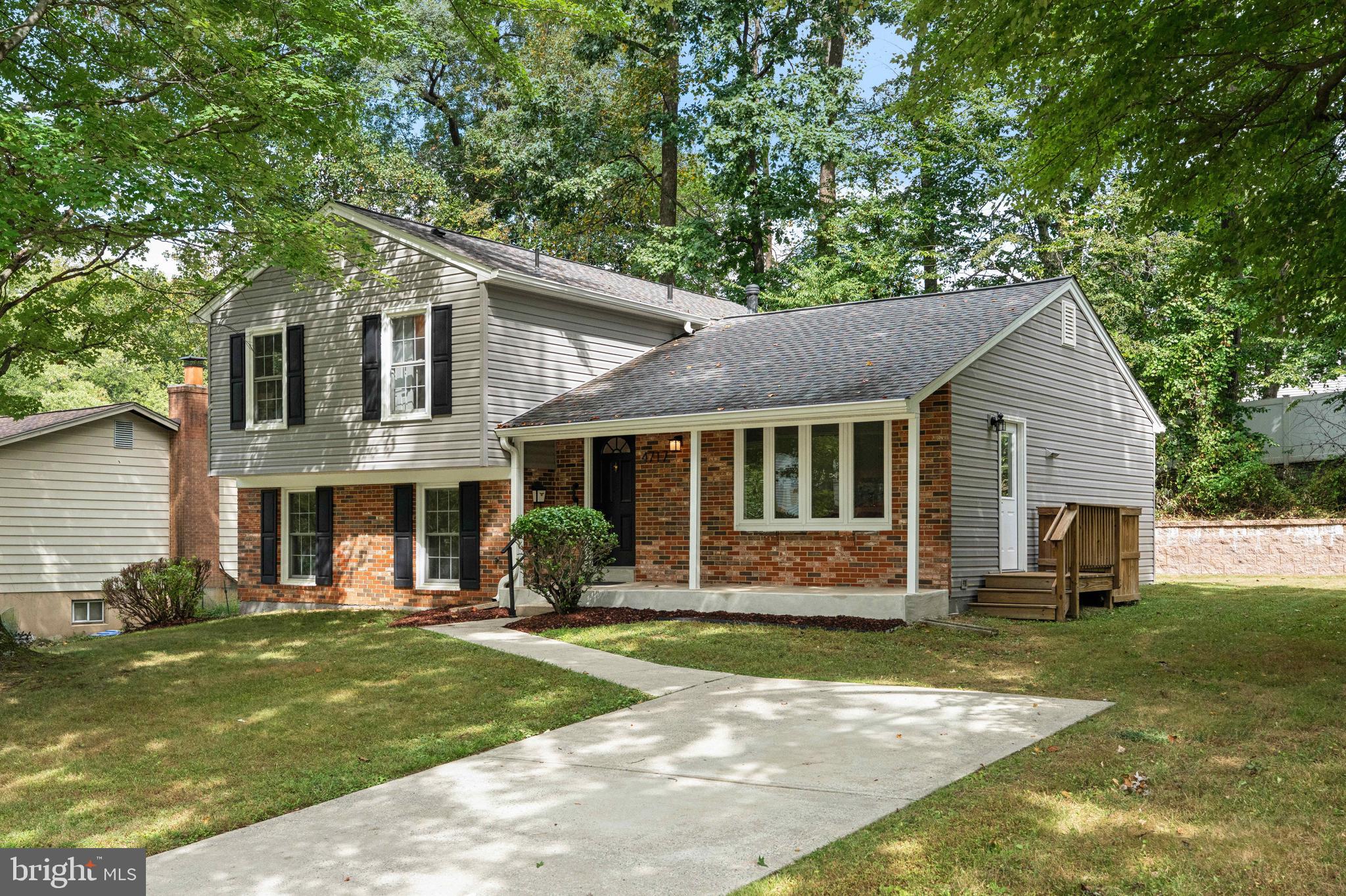 4717 IRIS PLACE