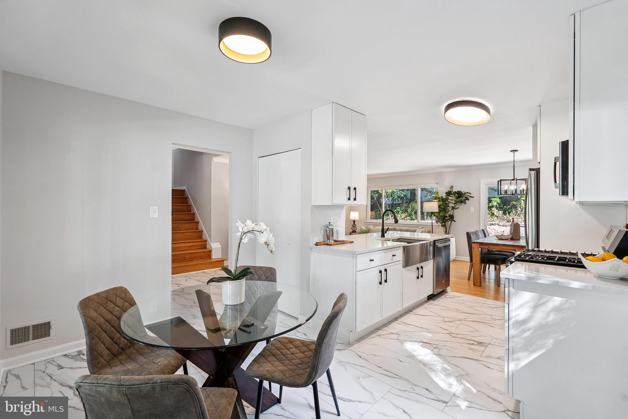 4717 IRIS PLACE