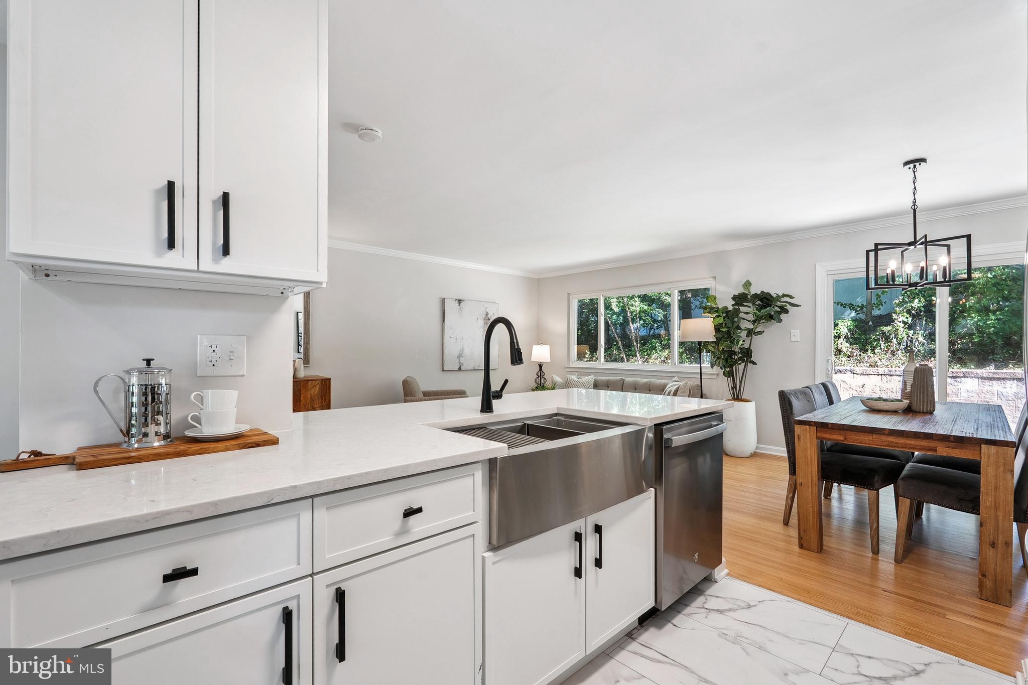 4717 IRIS PLACE