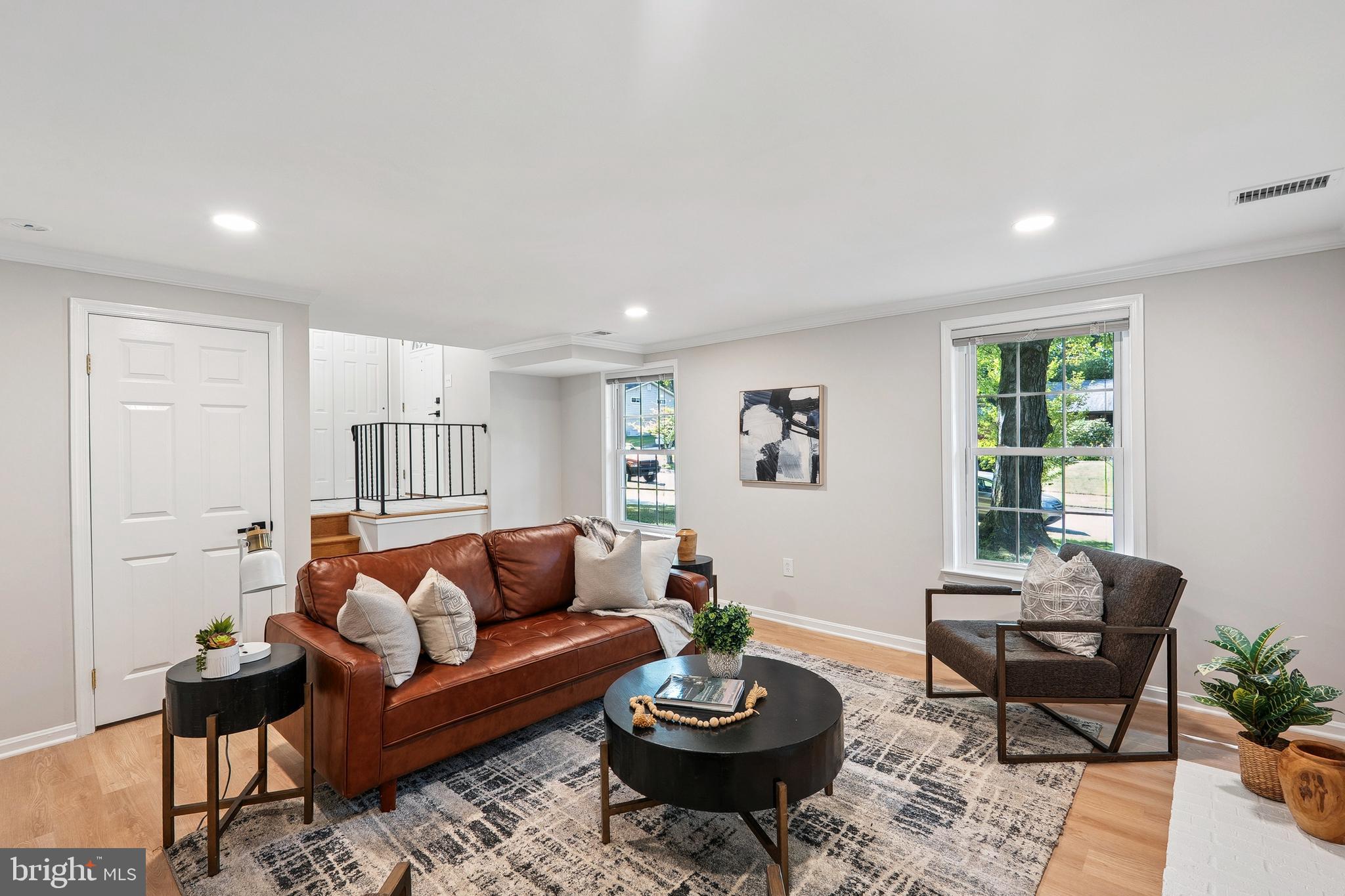 4717 IRIS PLACE