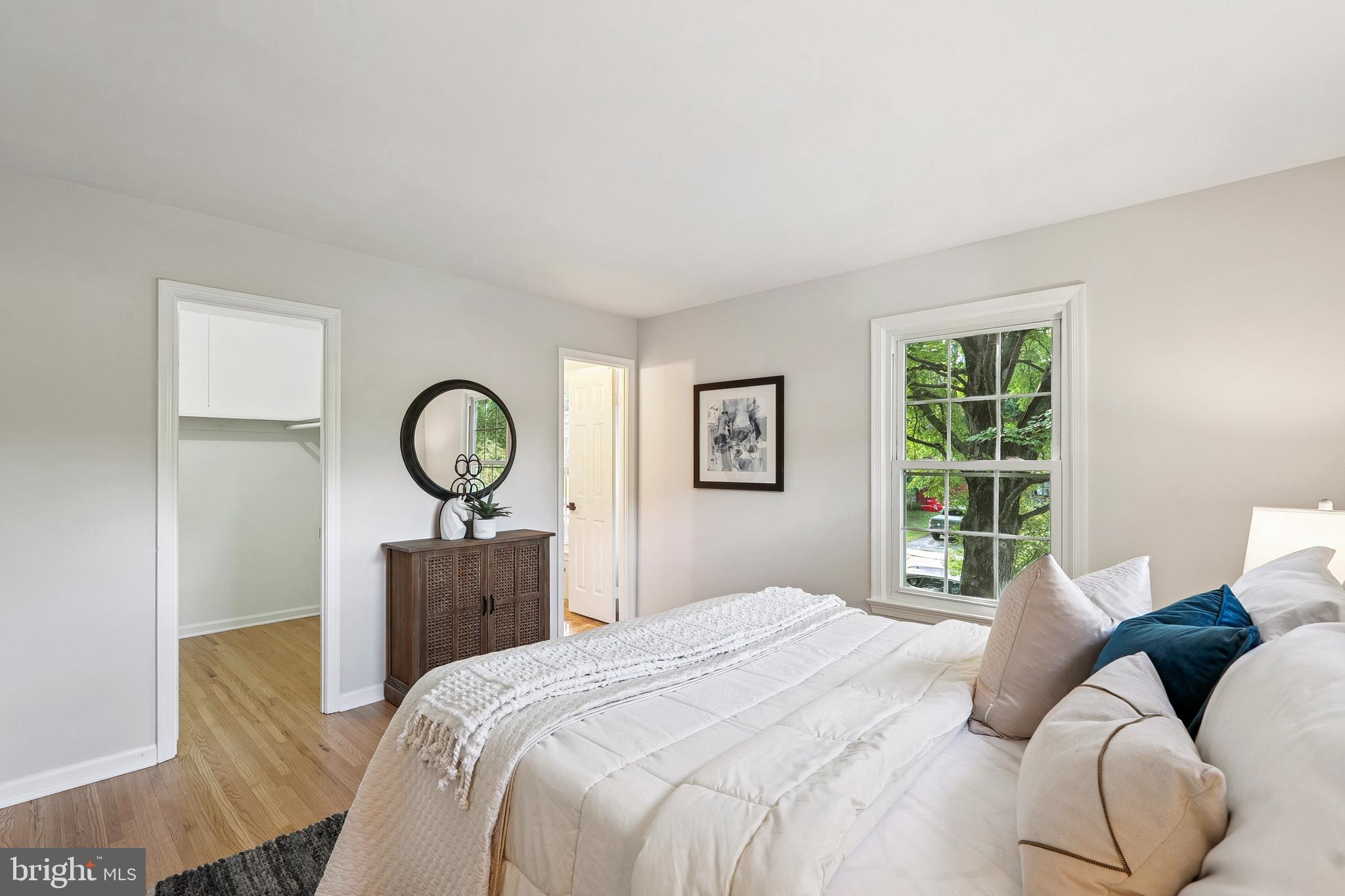 4717 IRIS PLACE