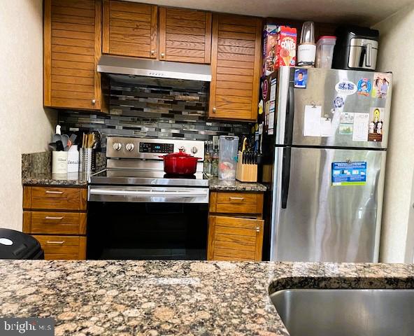 9873 LAKE SHORE DRIVE